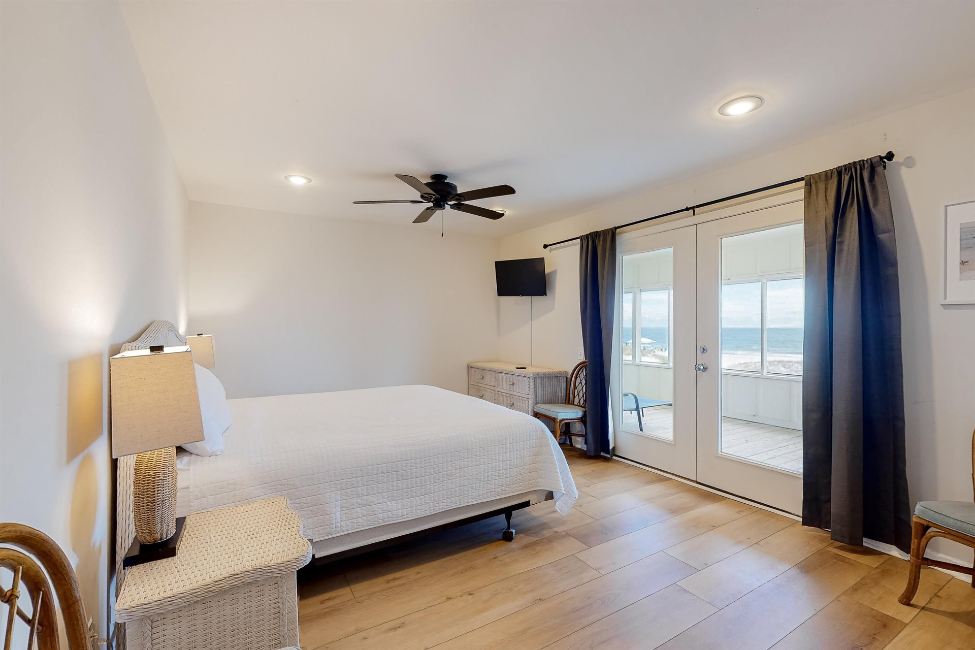 Twin Palms 21