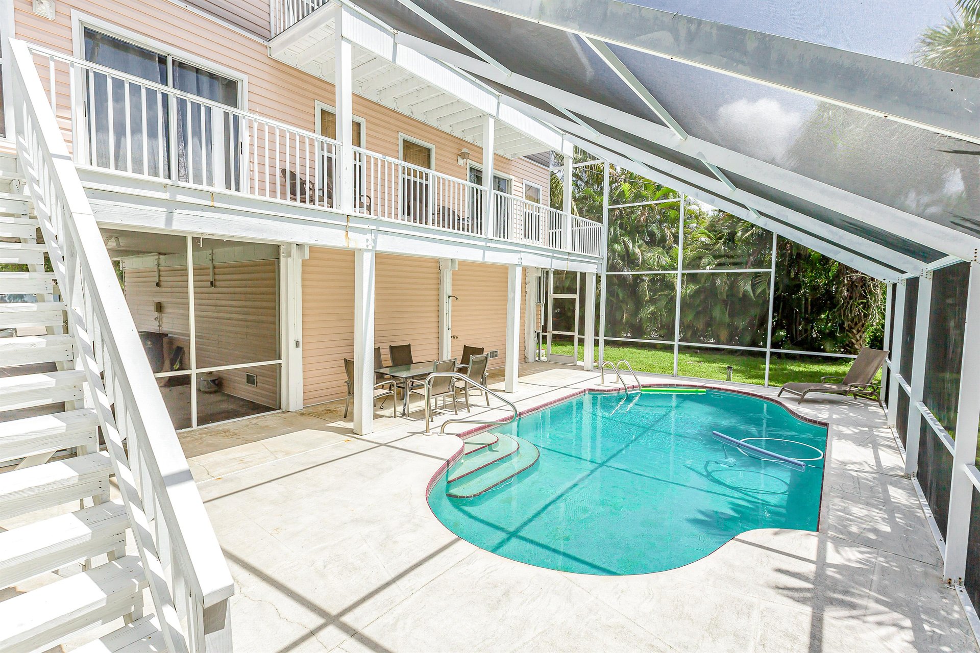 Gulf Island Lanai 1
