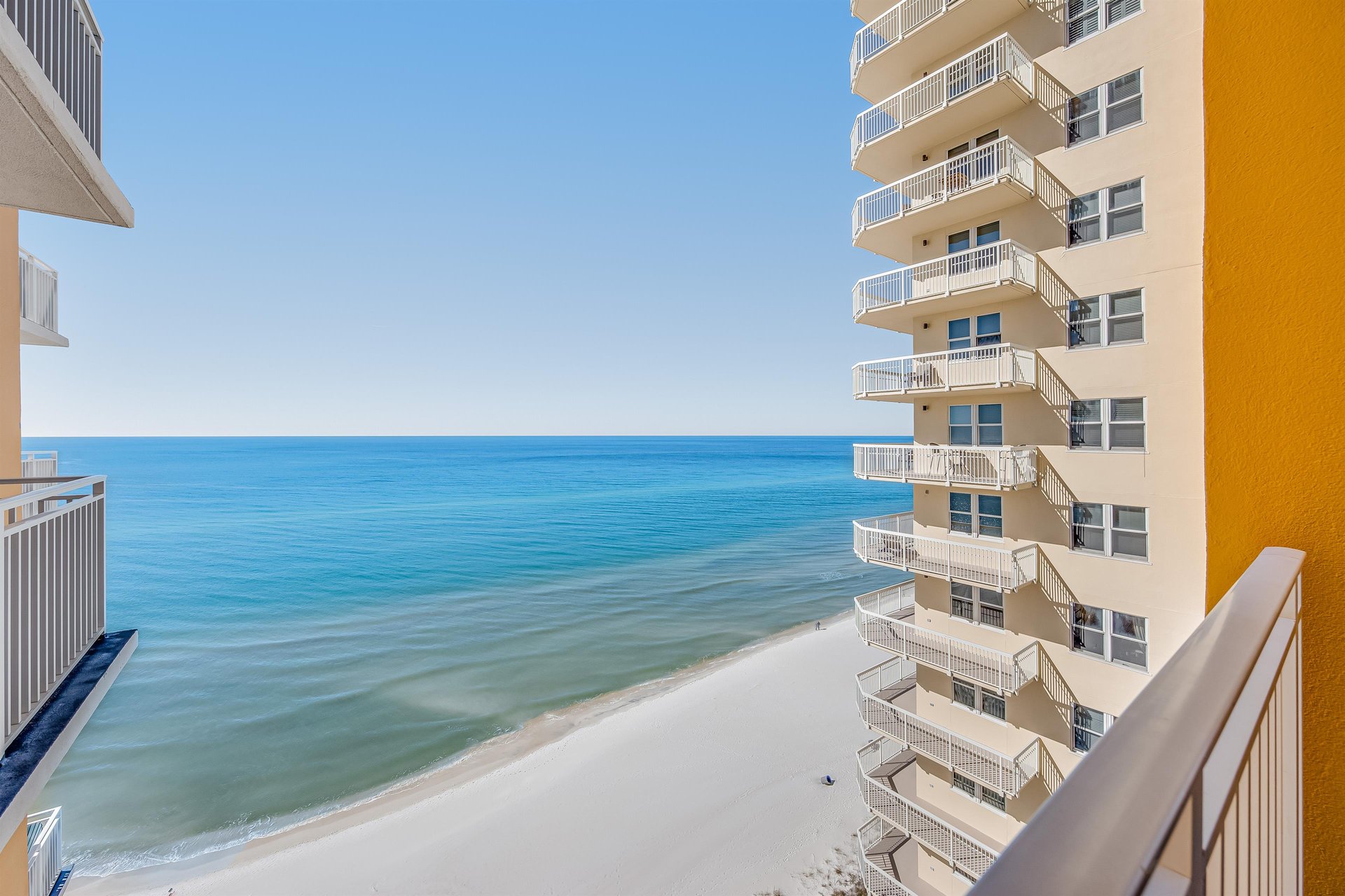 Splash Resort 1001W 23