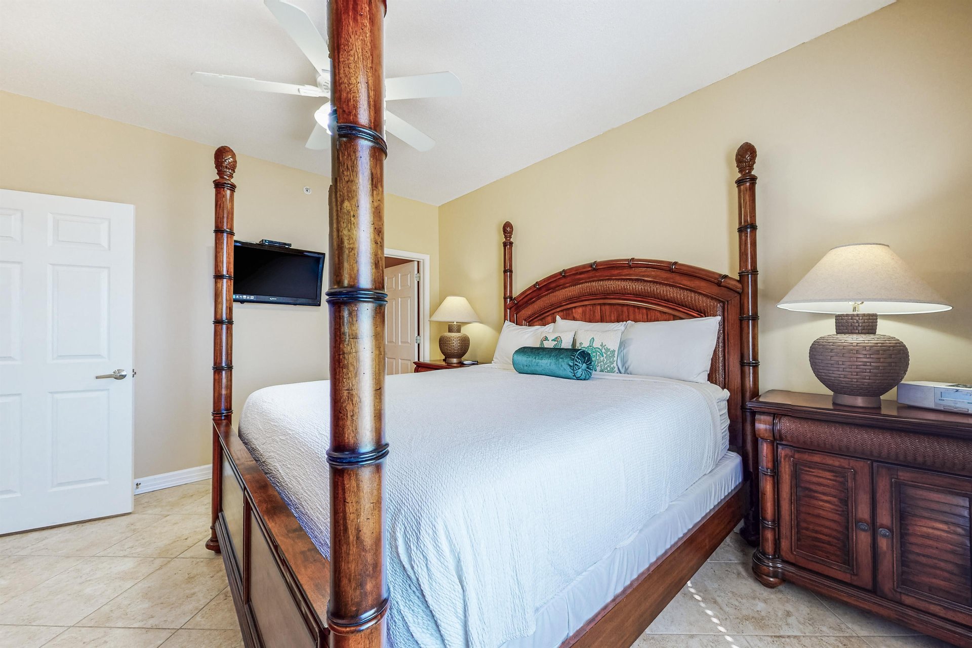 Dolphin Vista 25