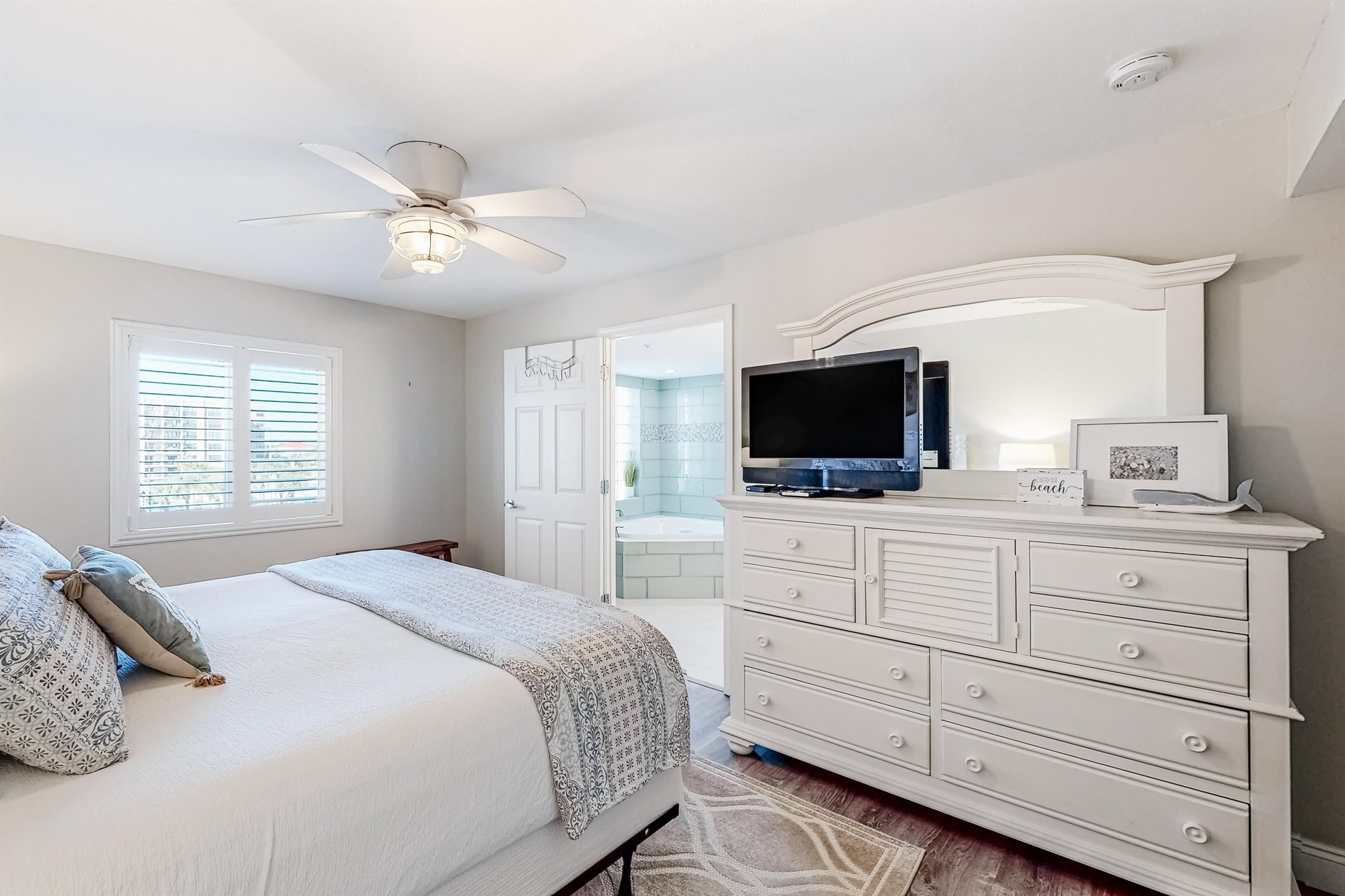 Dune Pointe 401 16