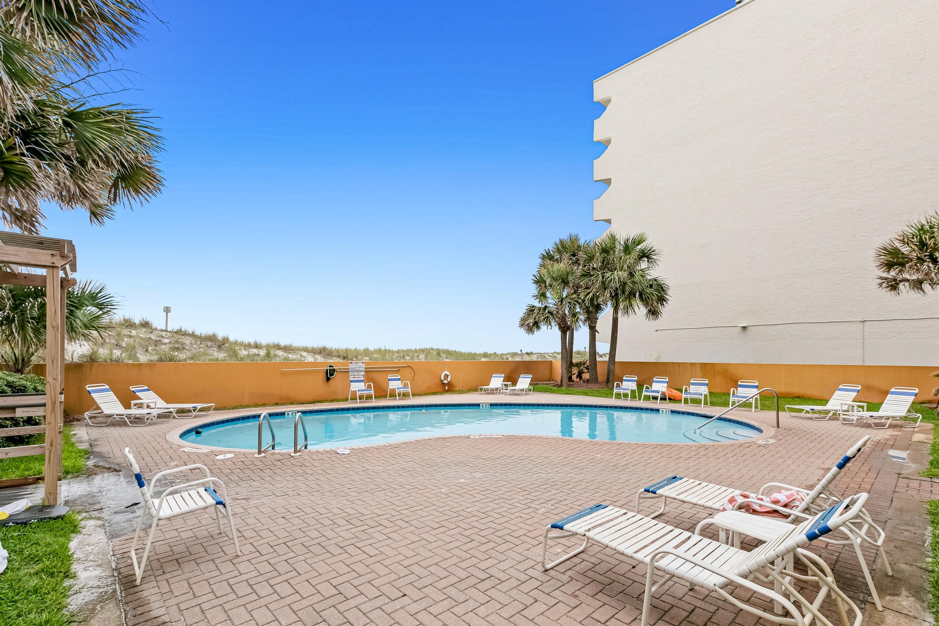 Dune Pointe 401 32