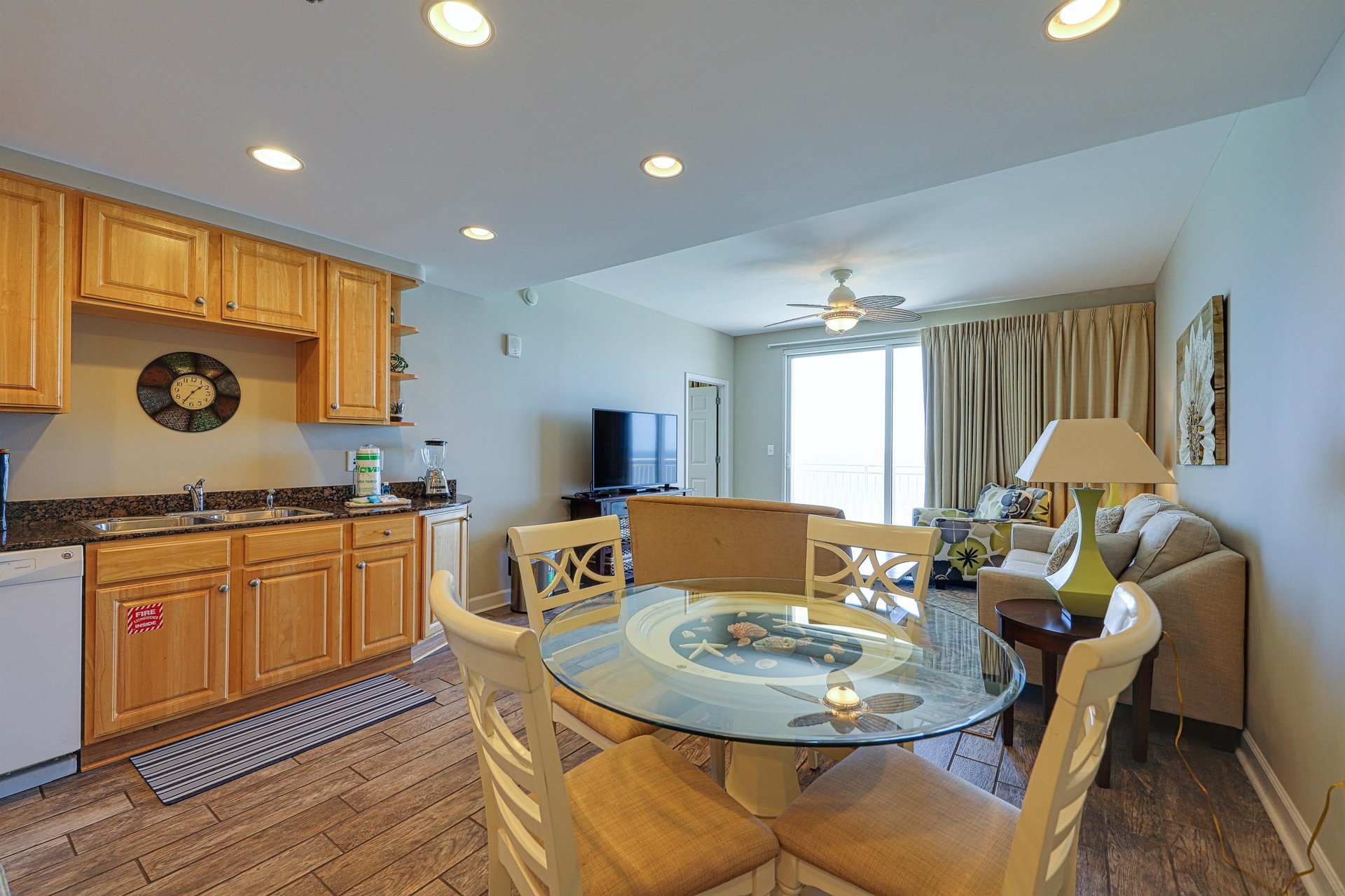 Splash Resort 1402E 7