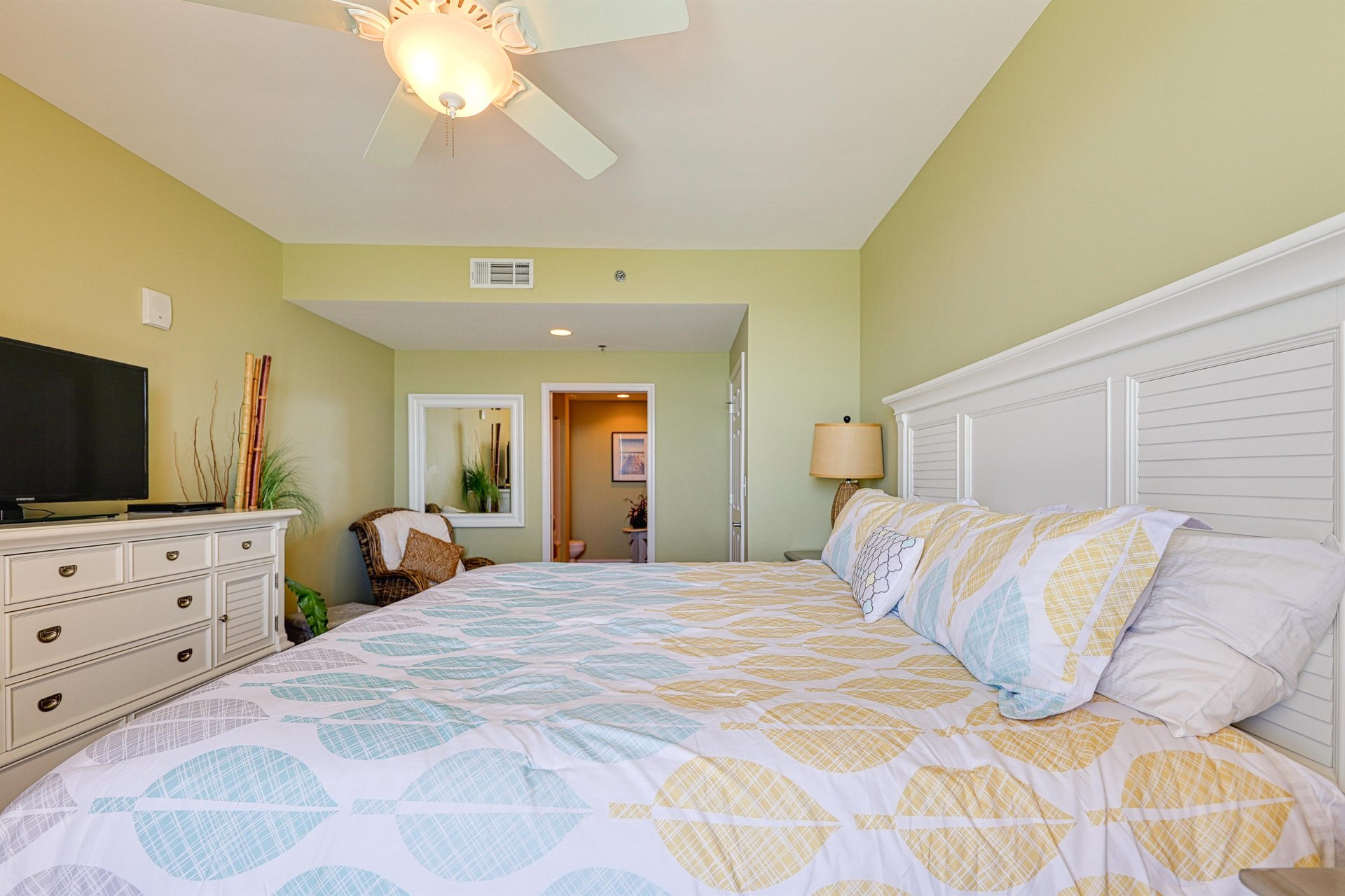 Splash Resort 1402E 18