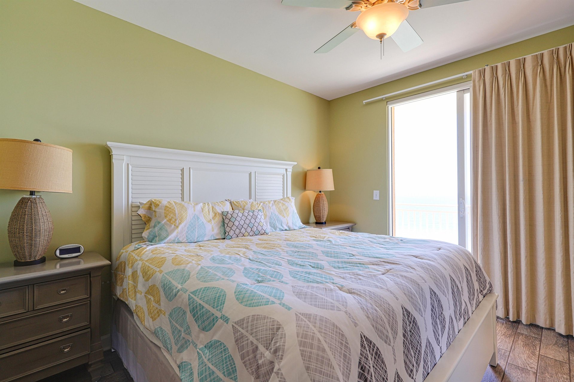 Splash Resort 1402E 19