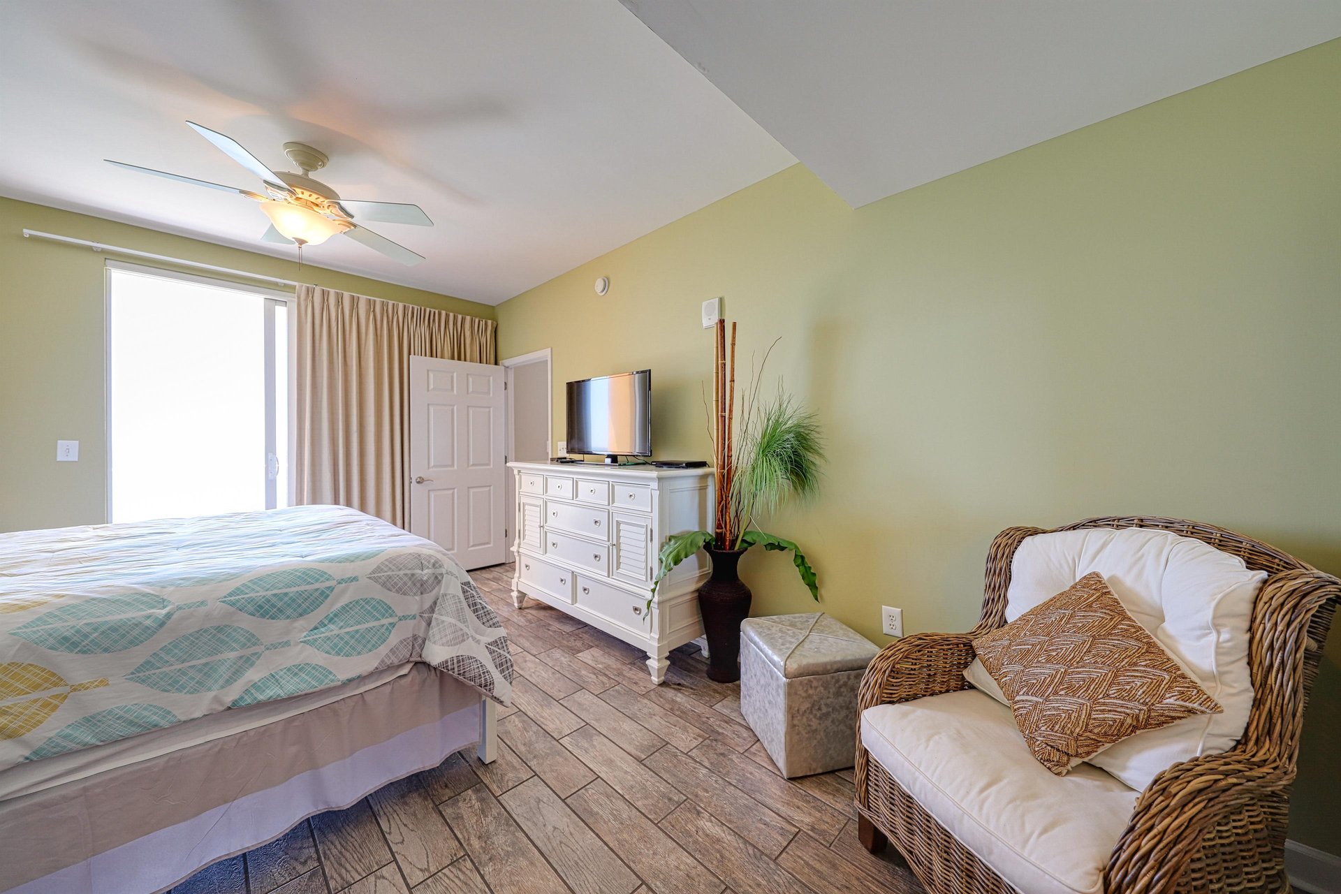 Splash Resort 1402E 20