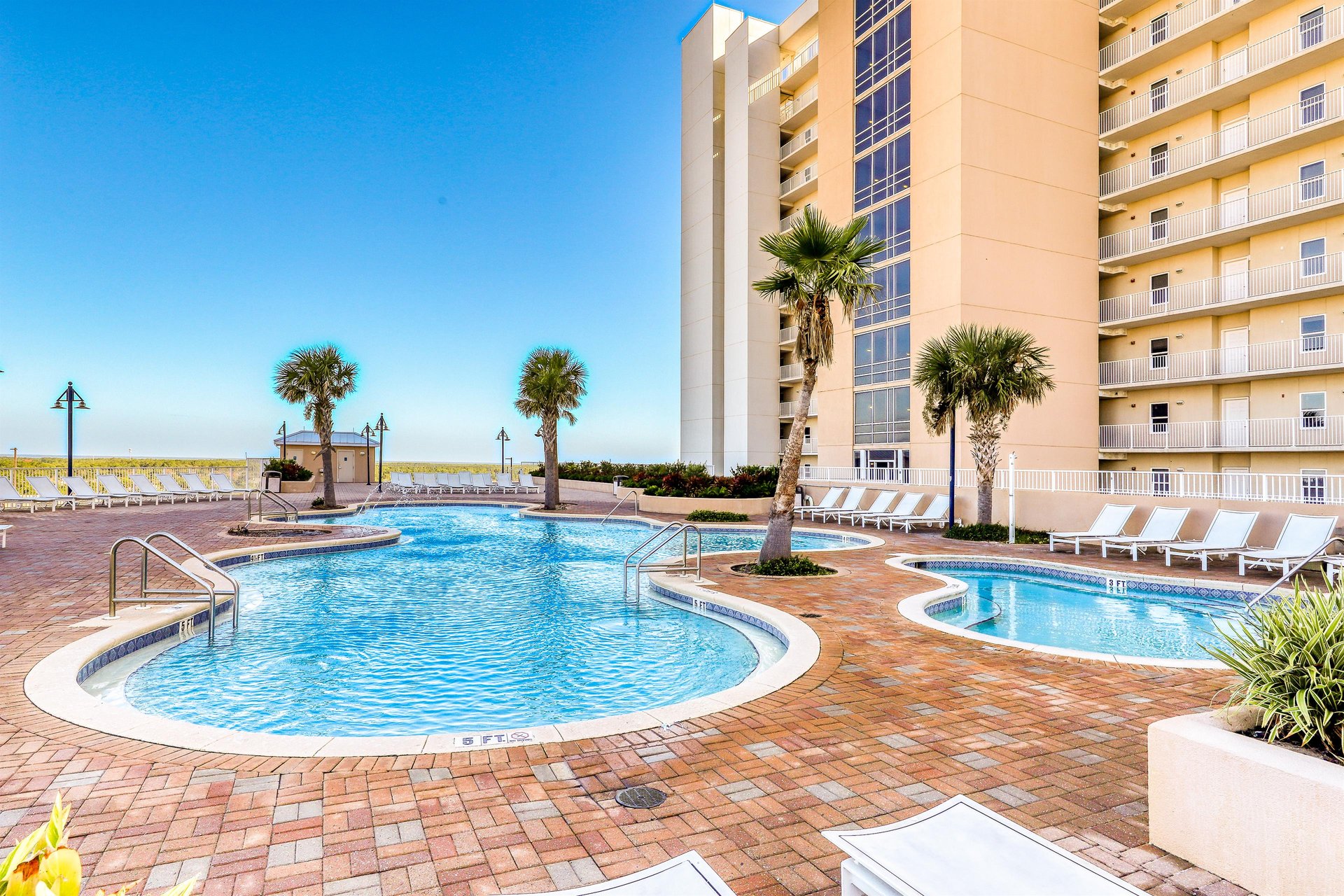 Laketown Wharf 933 44