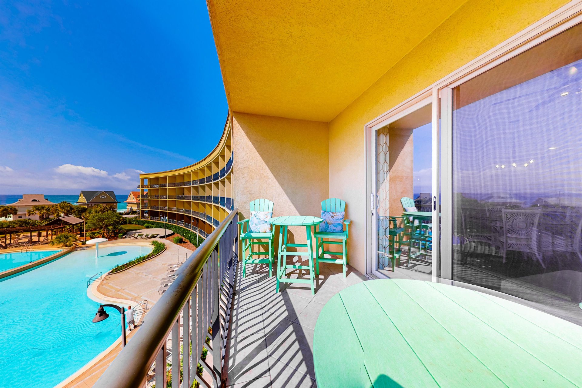 402 Beach Resort 3