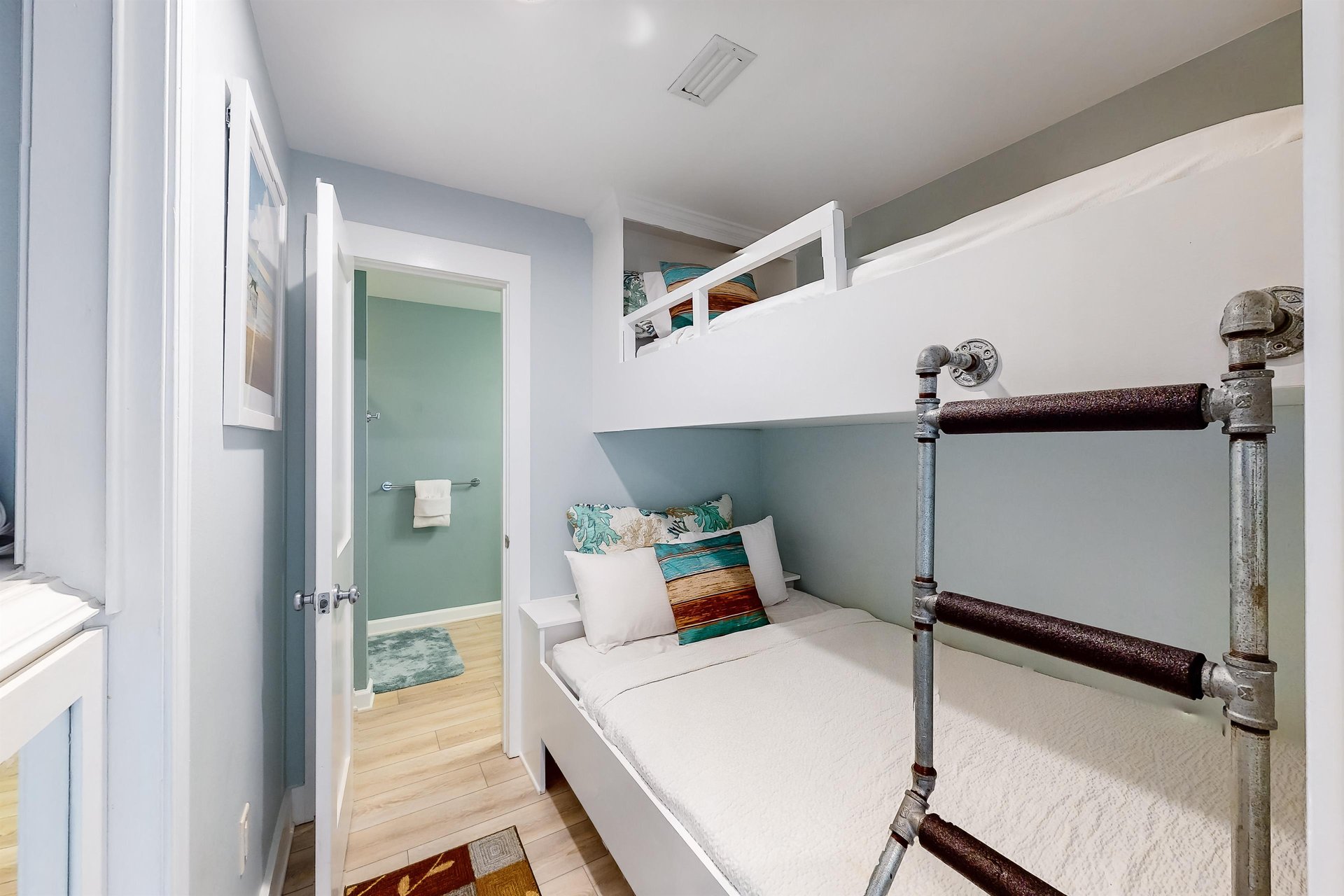 402 Beach Resort 11