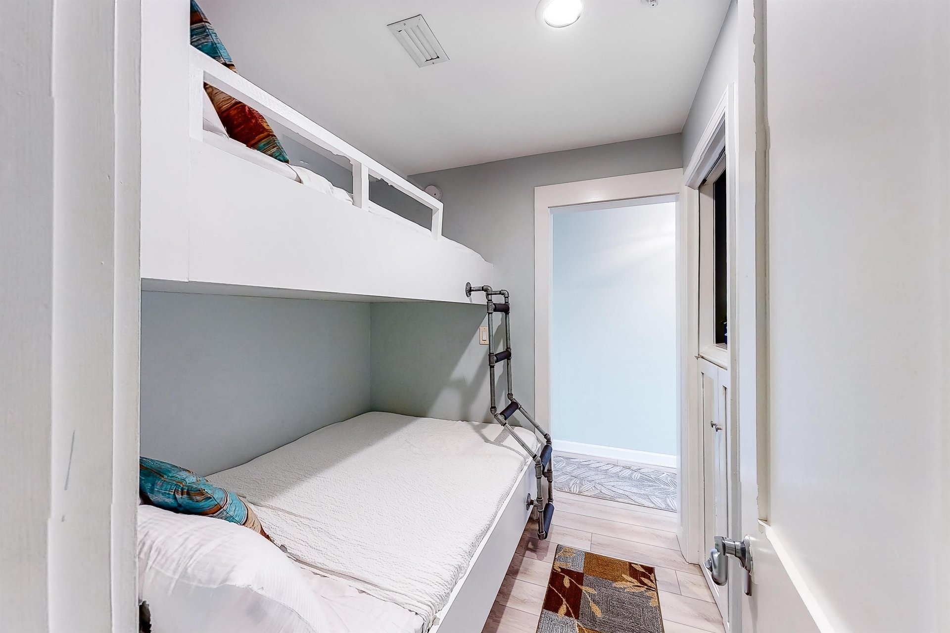 402 Beach Resort 12