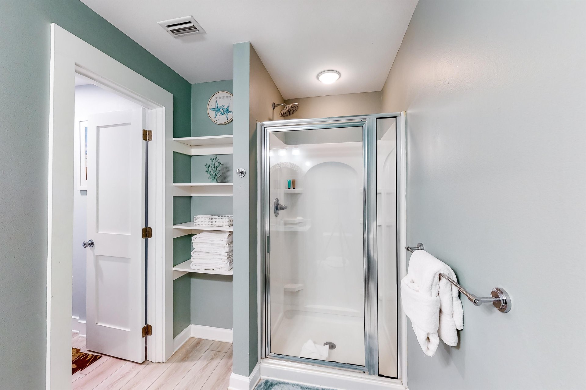 402 Beach Resort 14
