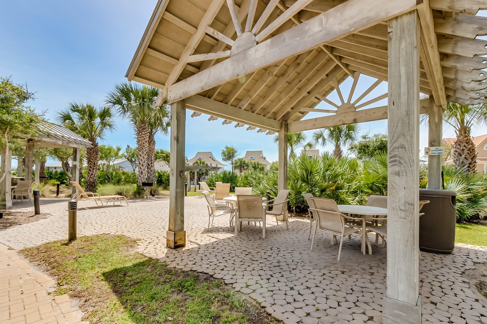 402 Beach Resort 23