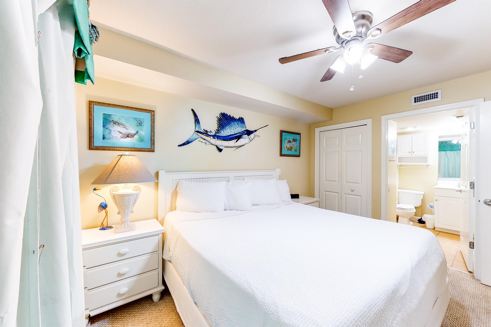 Pelican Isle 216 6