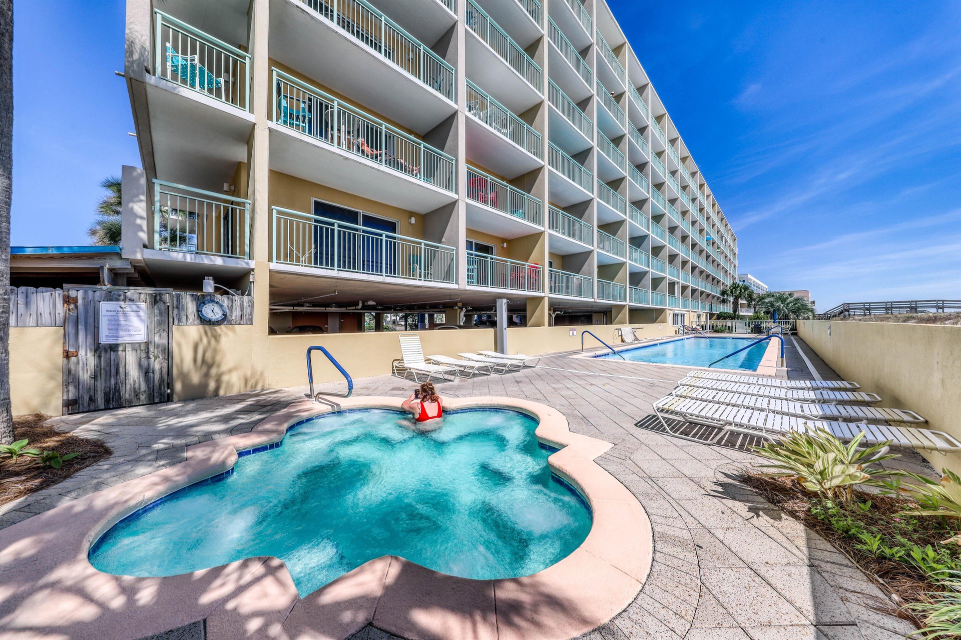 Pelican Isle 216 16