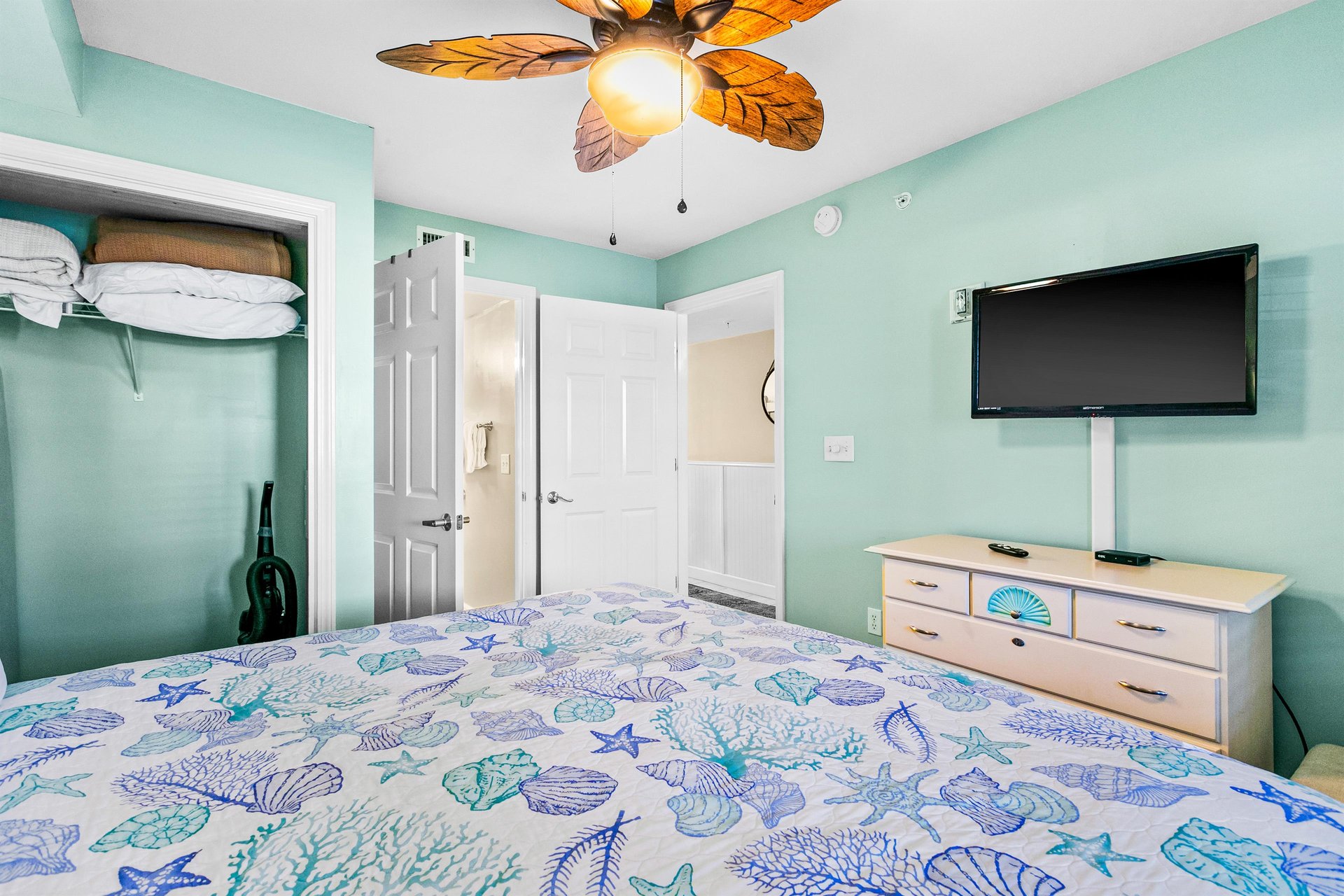 Pelican Isle 114 11