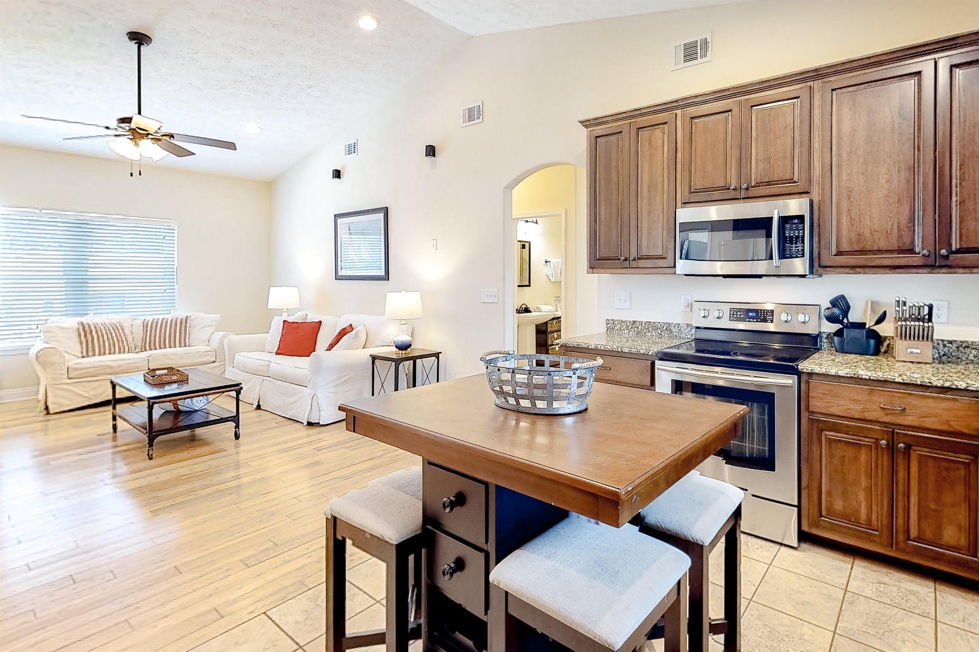 2 Palms B 8