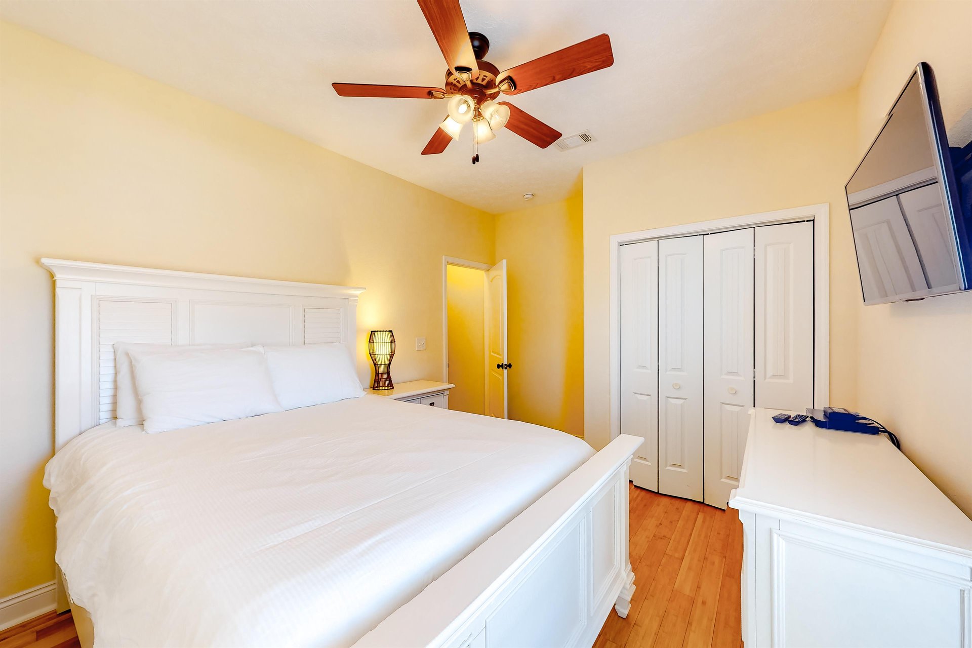 2 Palms B 14