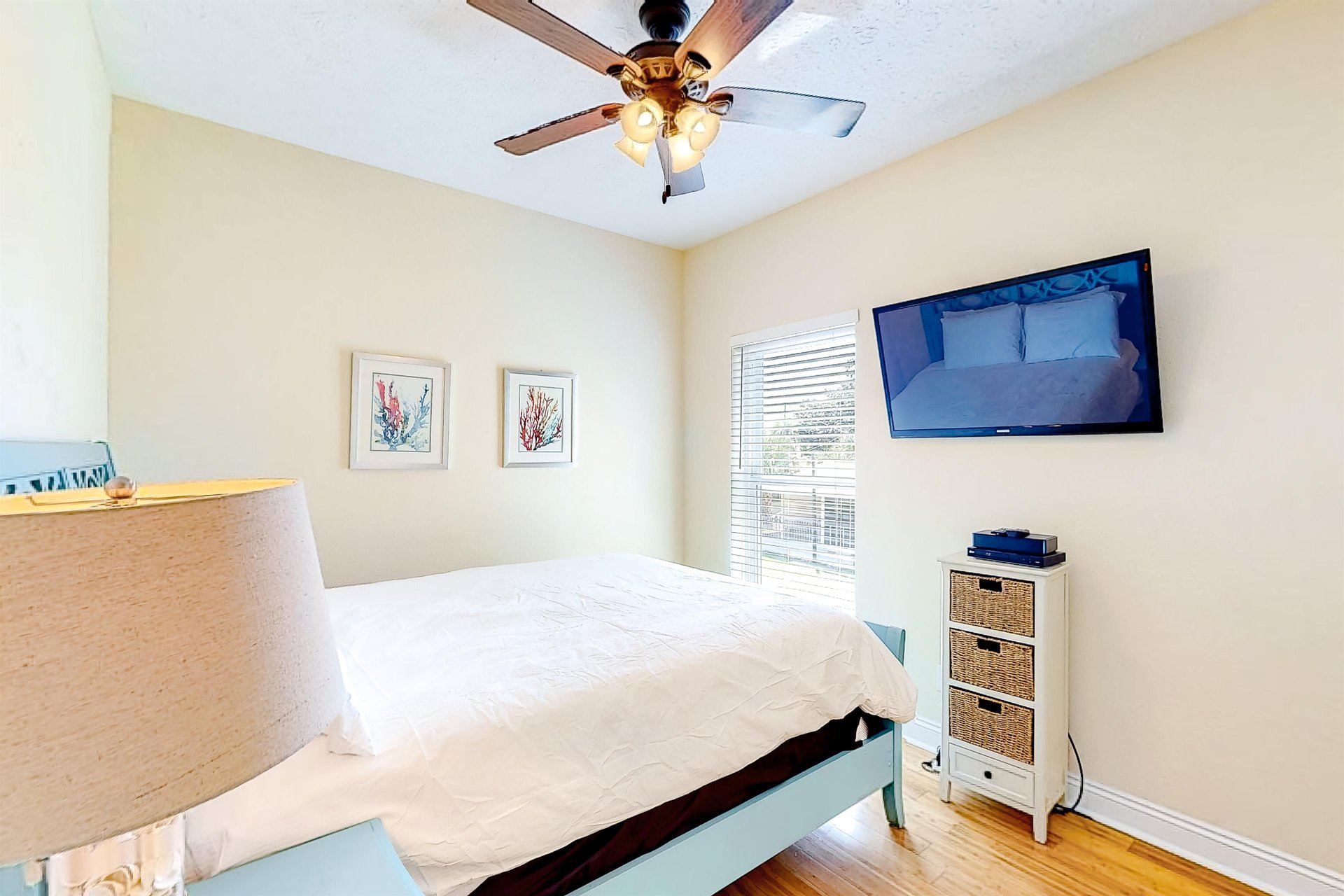 2 Palms B 16