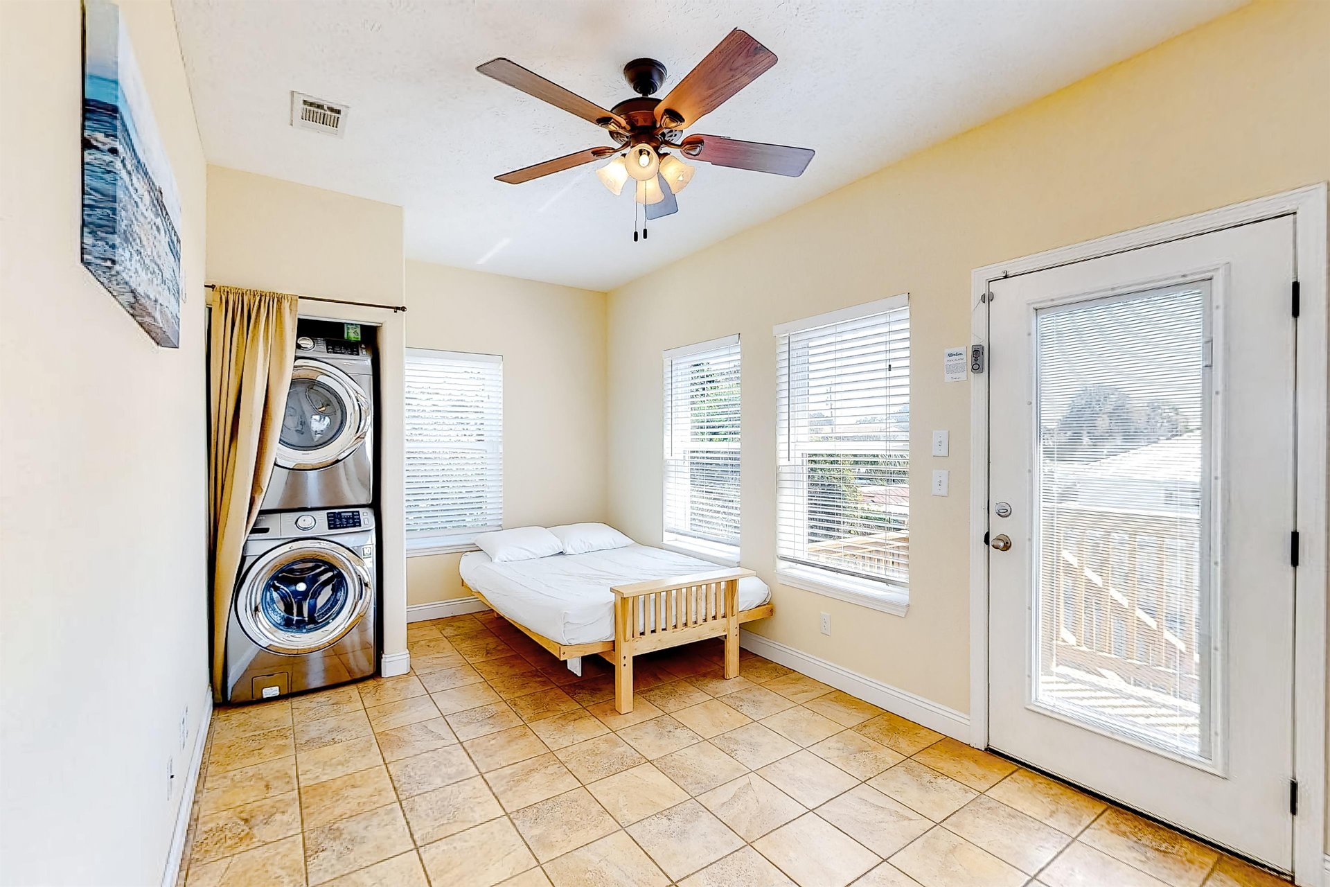 2 Palms B 18