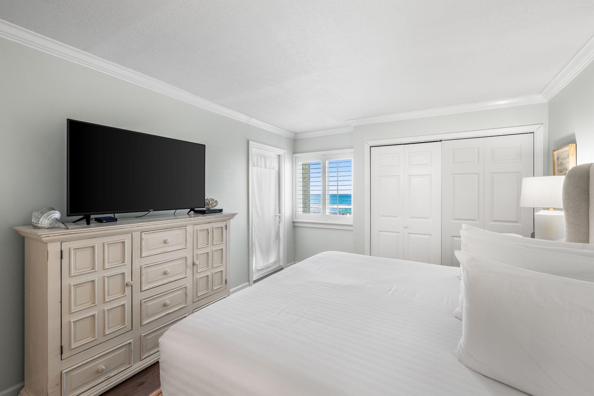 Holiday Surf and Racquet Unit 318 4