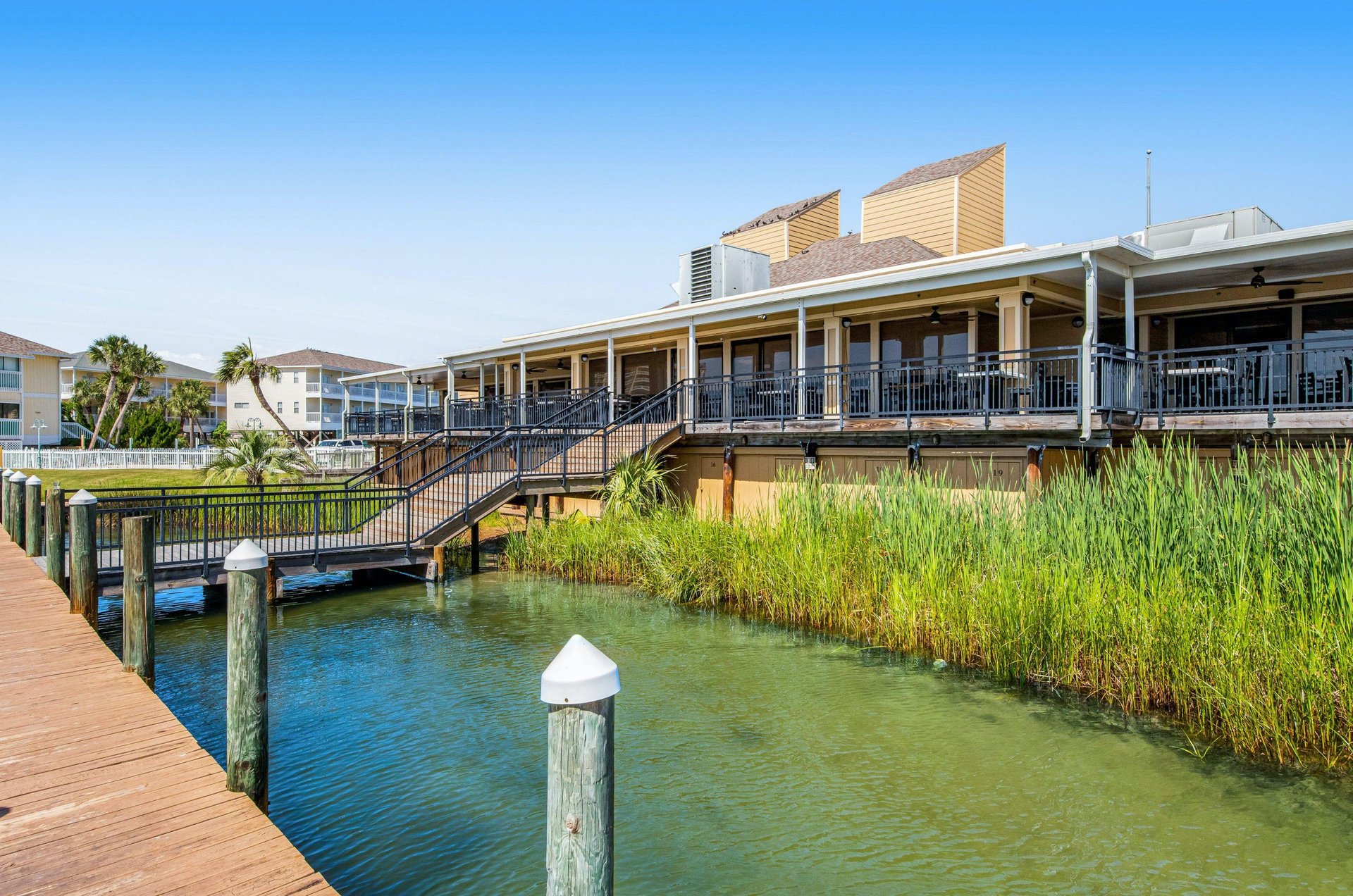 470976 Sandpiper Cove  238 0 202310 4616