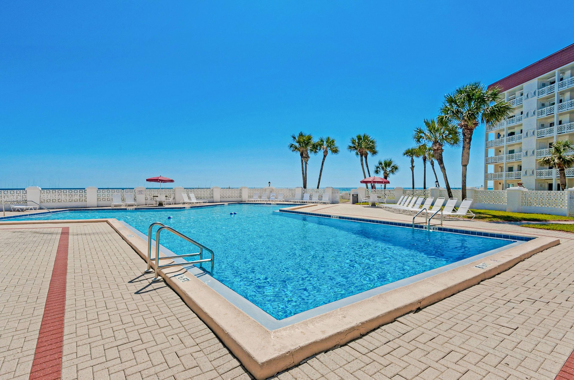 471421 El Matador Condos  482 0 202310 12