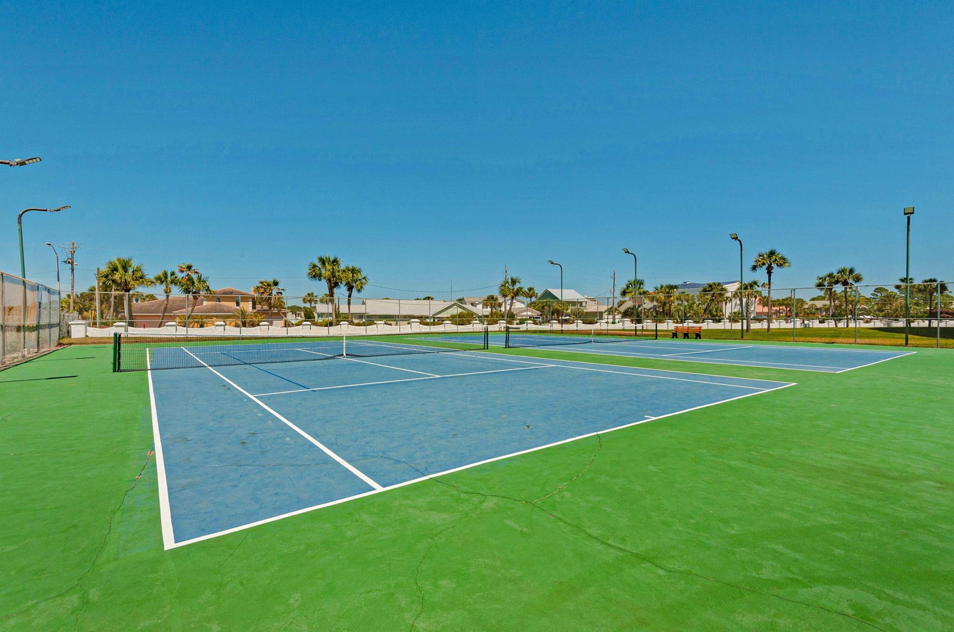 471429 El Matador Condos  482 0 202310 19