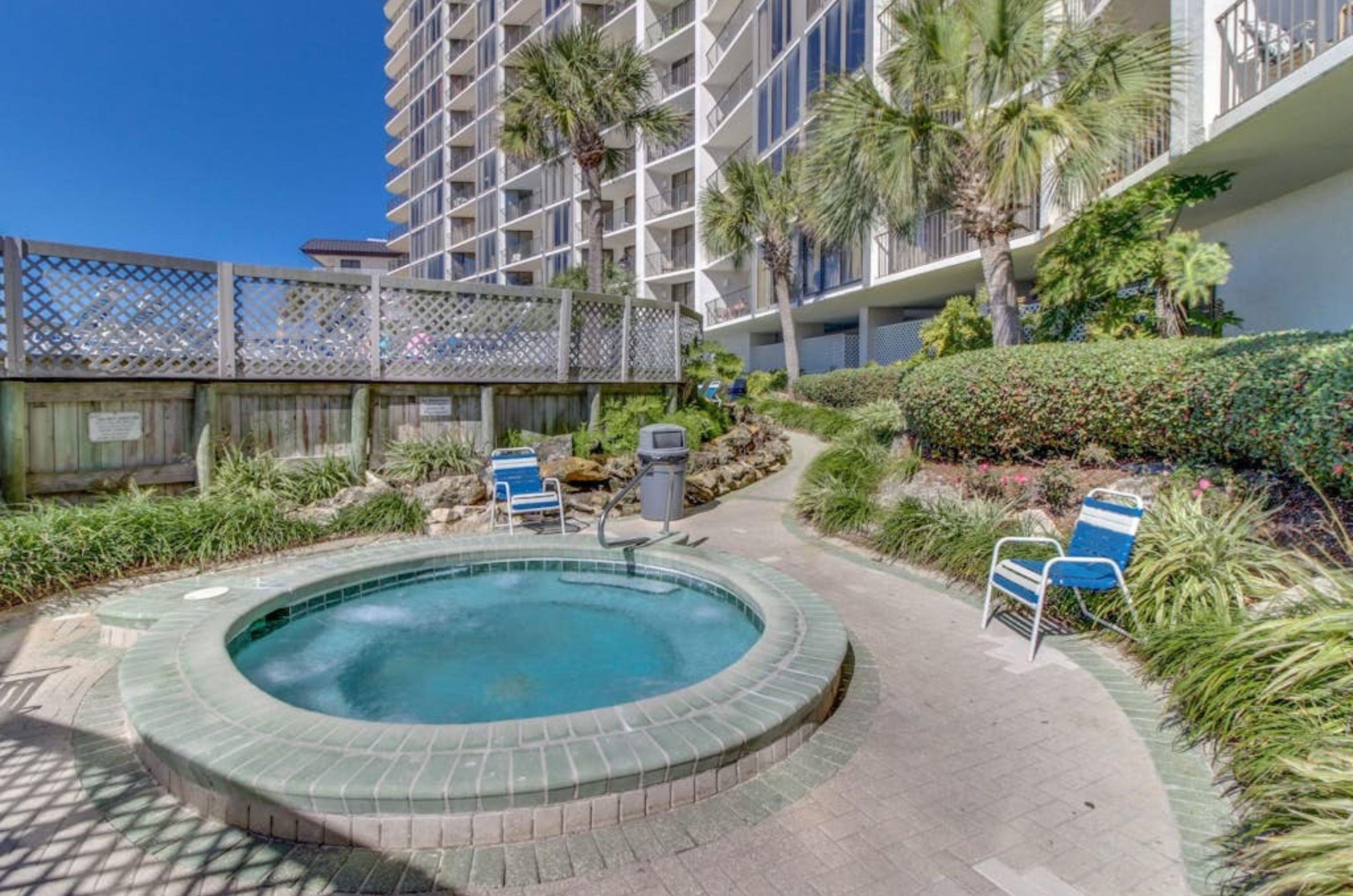 The outdoor hot tub next to the pool at Edgewater Beach and Golf Resort