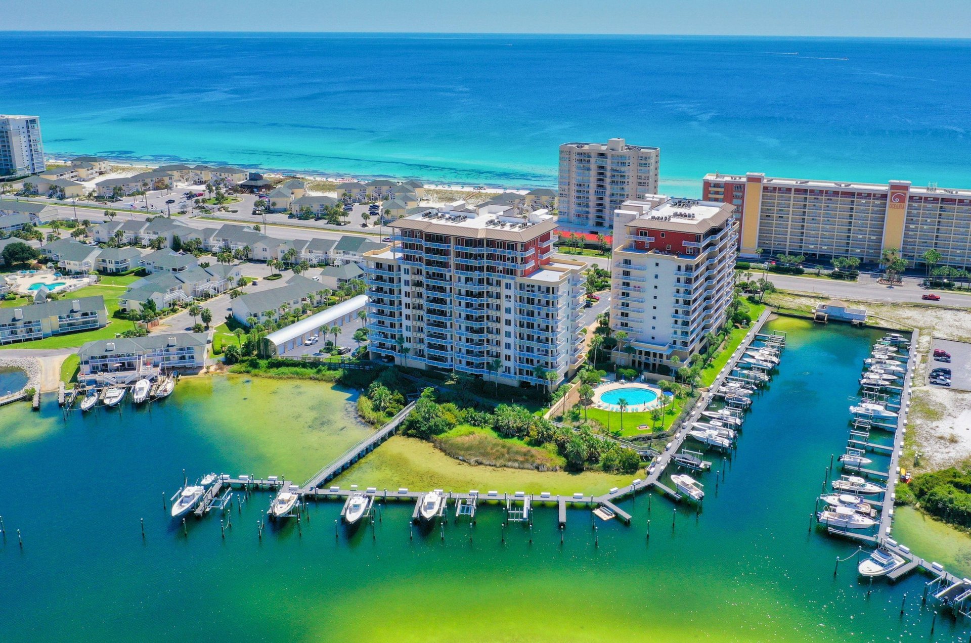 The property is located between the bustling Destin Harbor and stunning Gulf beaches.