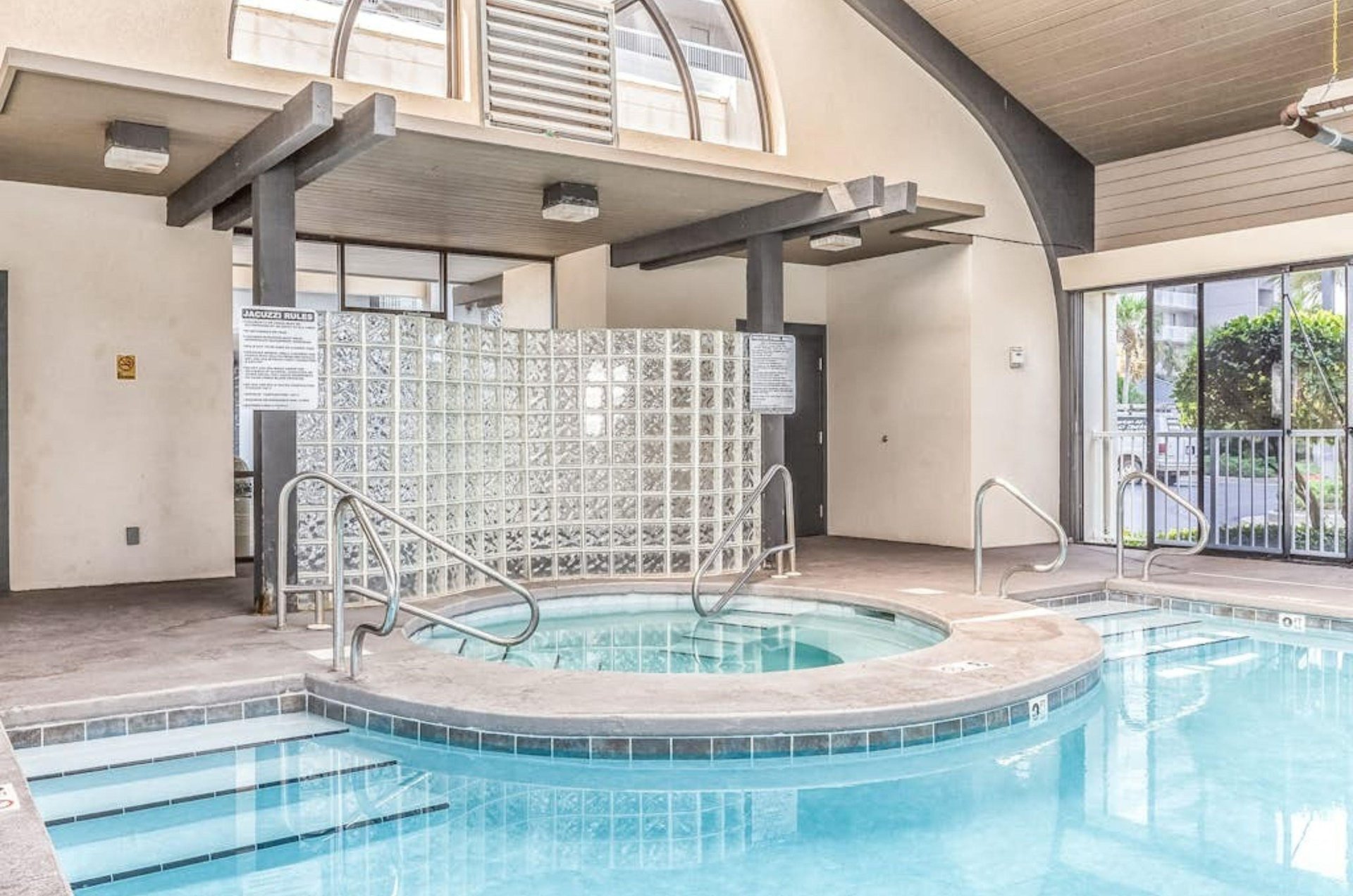 The indoor hot tub at Pelican Pointe in Orange Beach Alabama