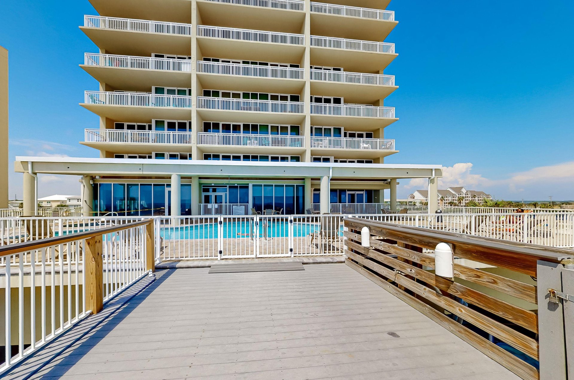 473561 The Colonnades  1450 0 202311 513