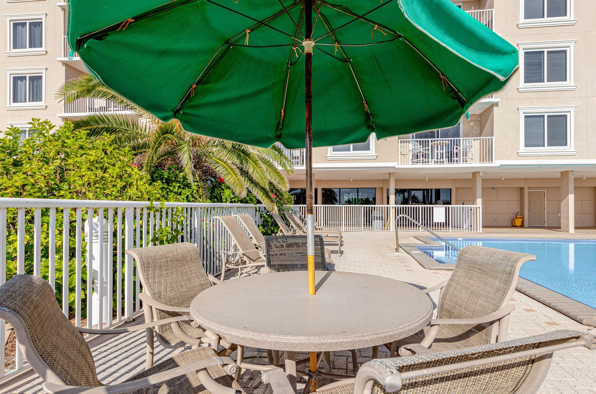473815 Destin On The Gulf Condos  1500 0 20239 4897