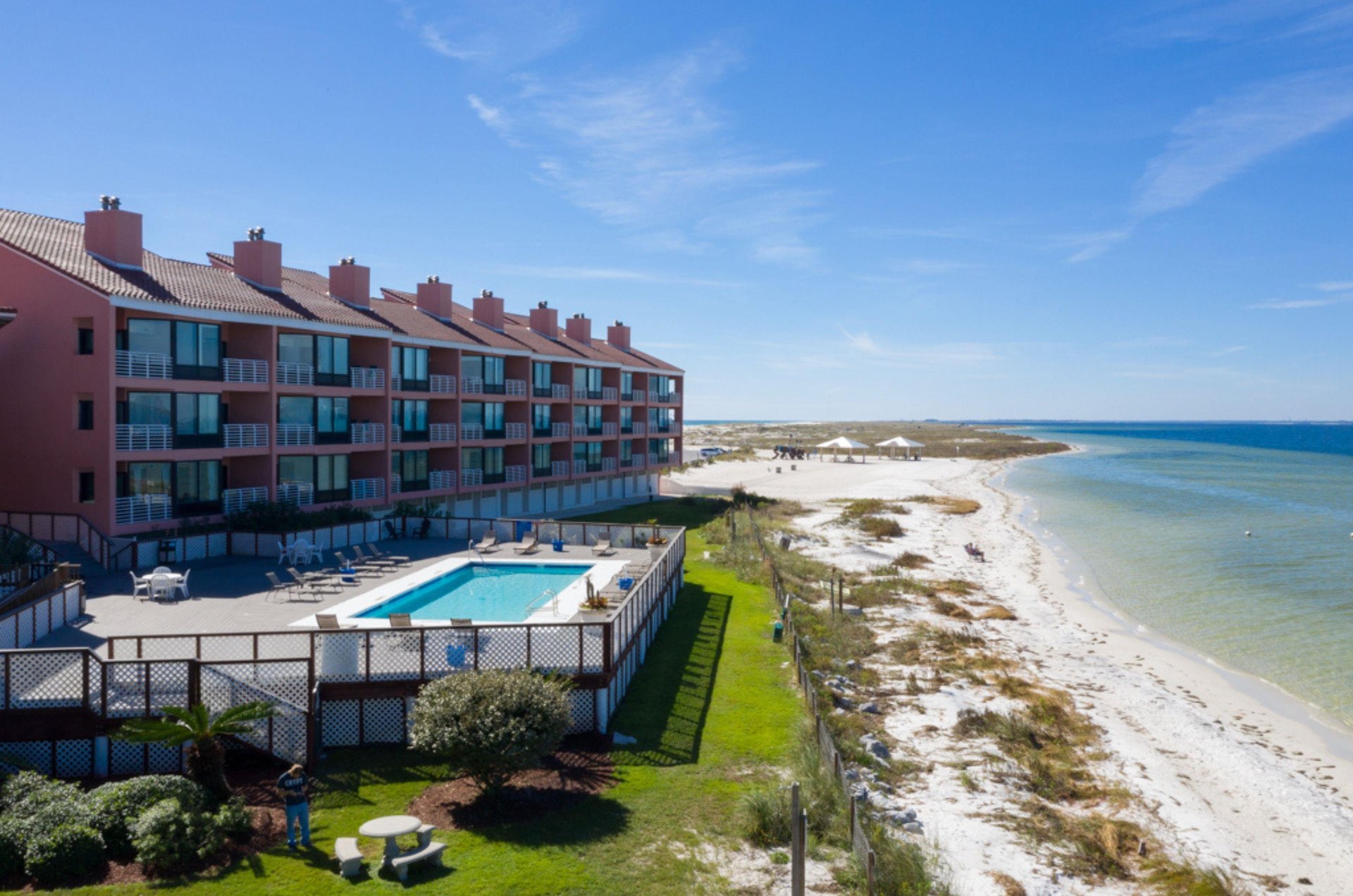 Palm Beach Club offers easy beach and water access