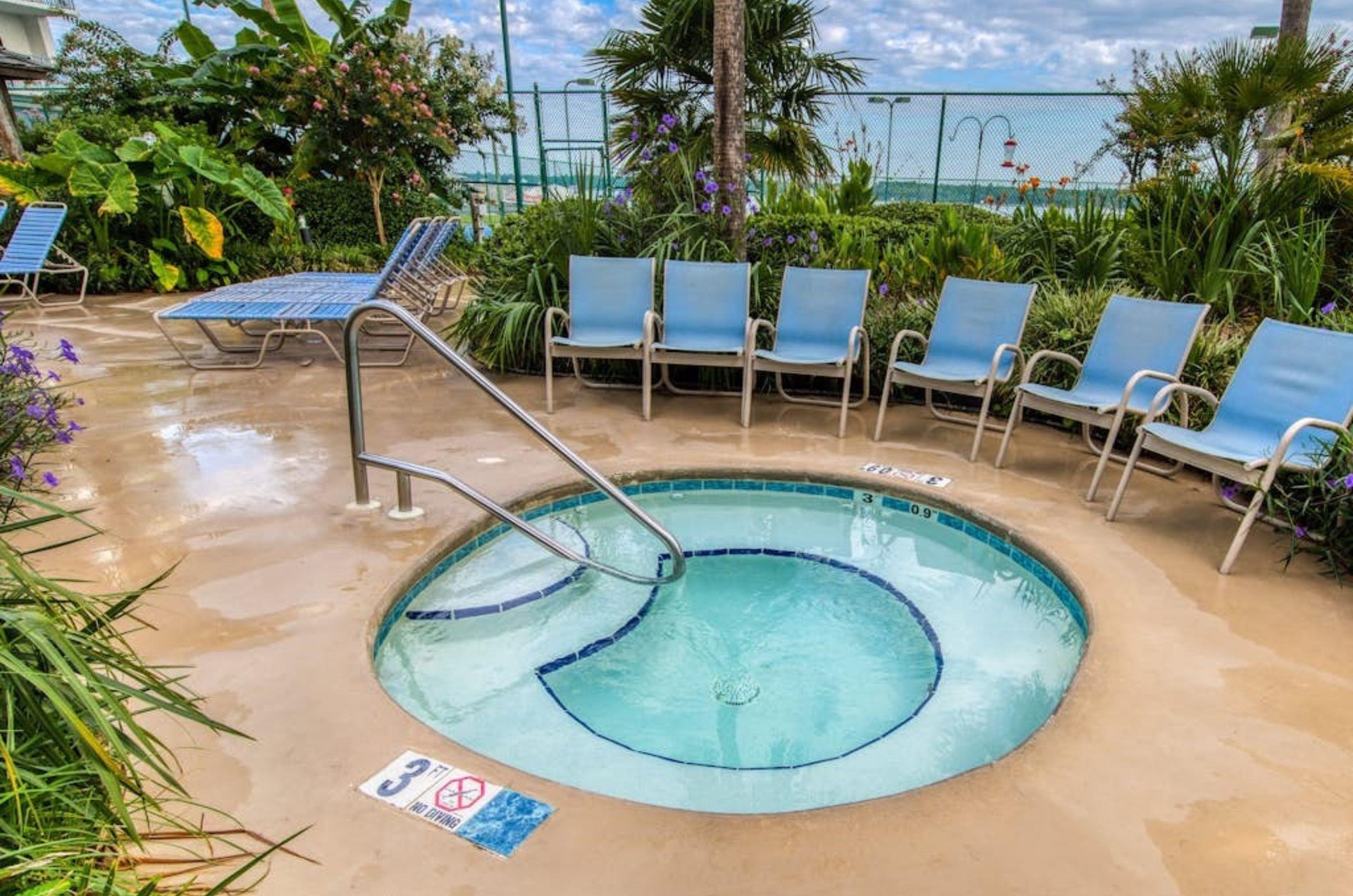 The outdoor hot tub at Gulf Shores Surf and Racquet Club in Gulf Shores Alabama