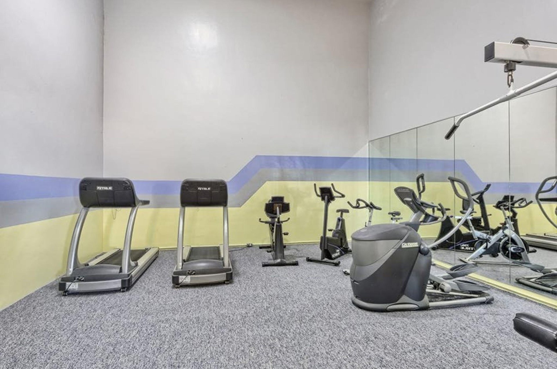 Cardio equipment in the fitness center at Phoenix I