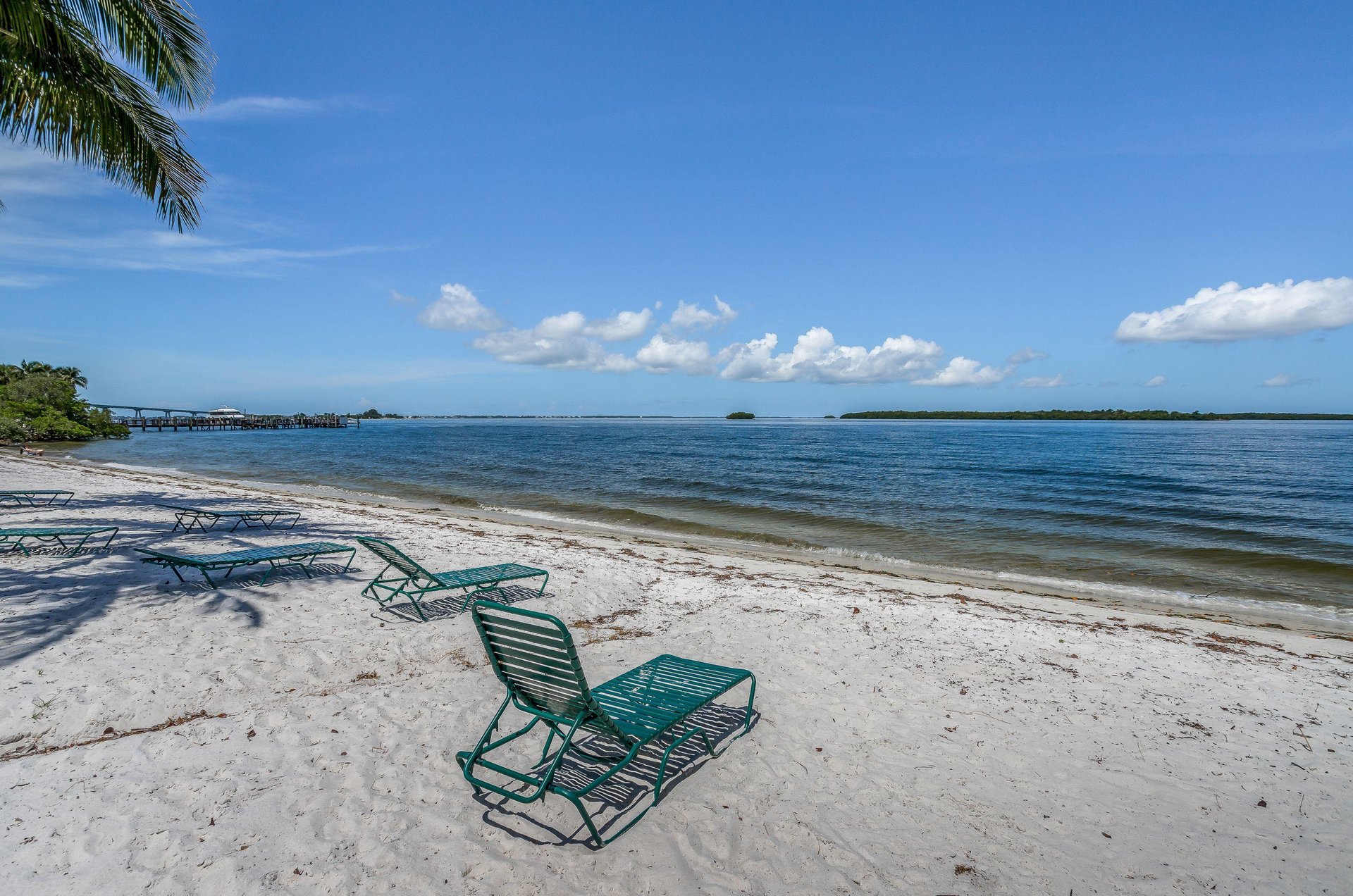 477608 Fort Myers Beach Condo Rentals  1974 0 202311 51315