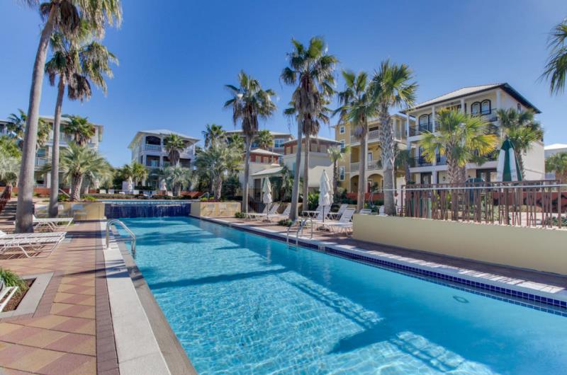 Browse Siesta Key condo rentals, below, or search by availability.