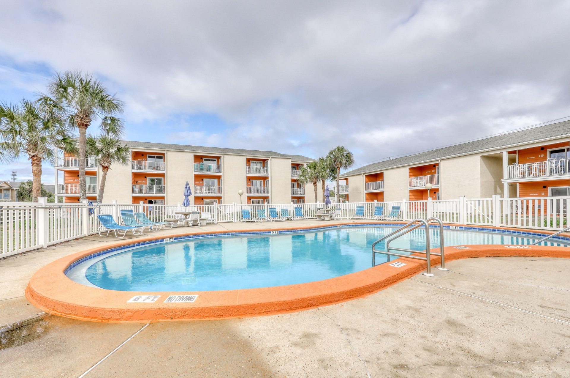 477978 Tradewinds Condos Miramar Beach  1915 0 202310 5138