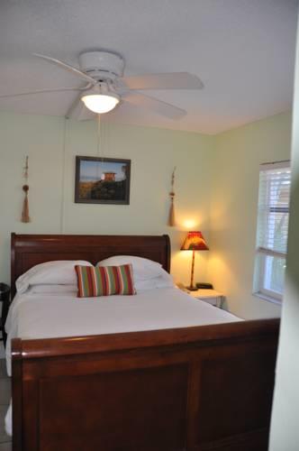 Lido Islander Inn And Suites  Sarasota in Sarasota FL 46