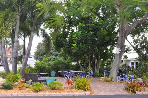 Lido Islander Inn And Suites  Sarasota in Sarasota FL 51