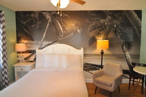 Lido Islander Inn And Suites  Sarasota in Sarasota FL 81