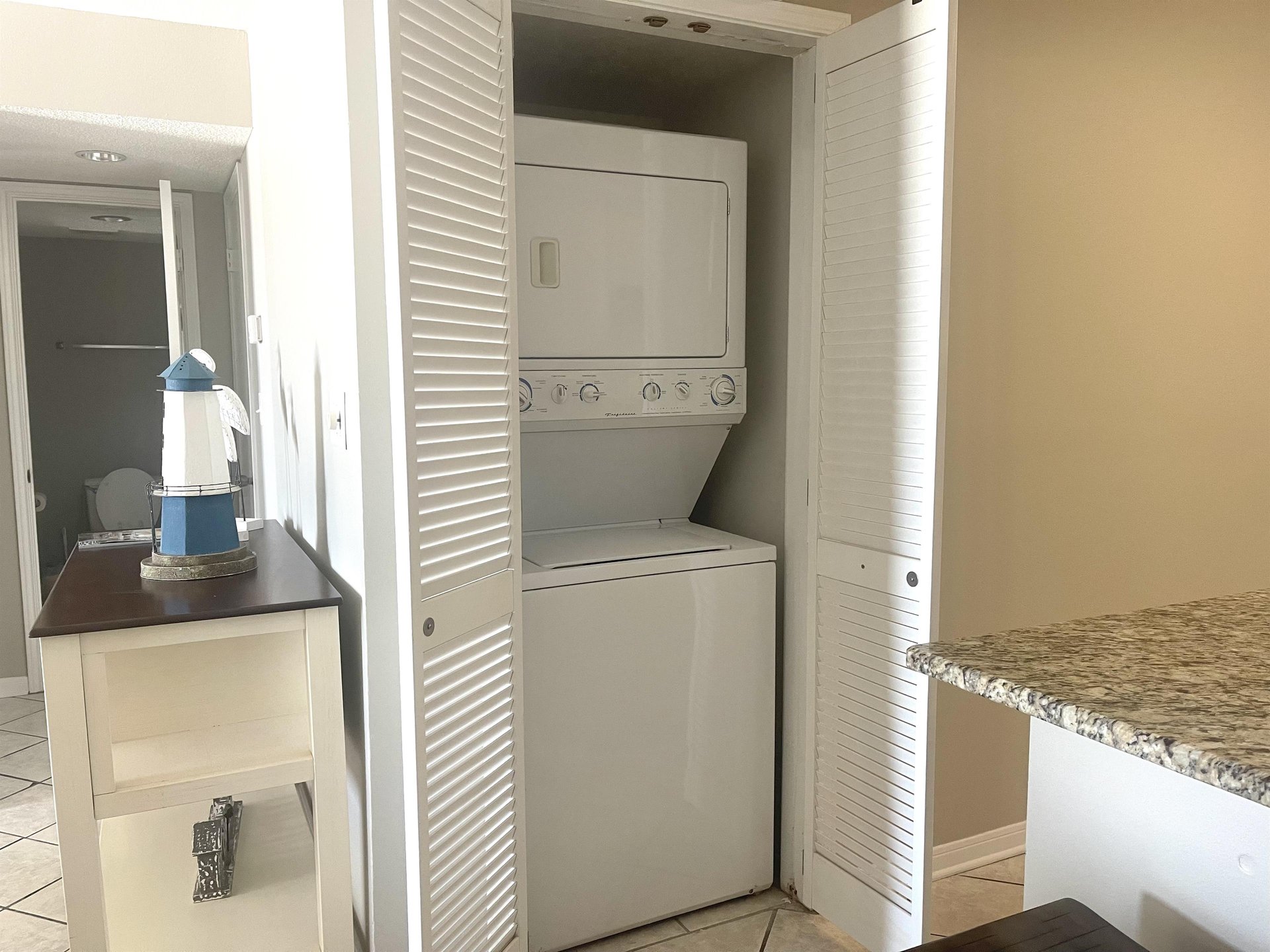 Ocean House 2206 10