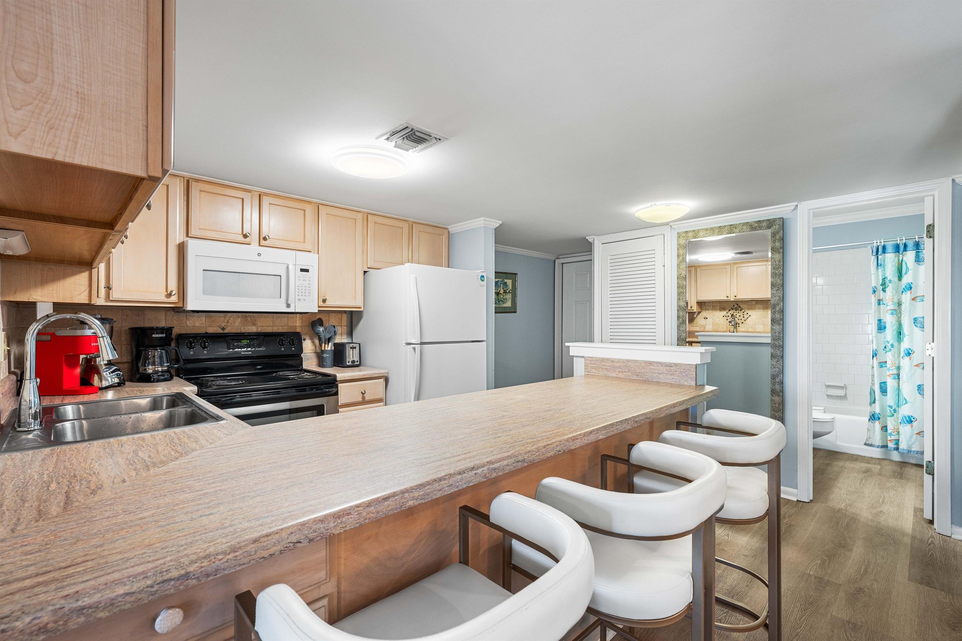 HSRC KitchenBreakfast Bar With Seating For Three