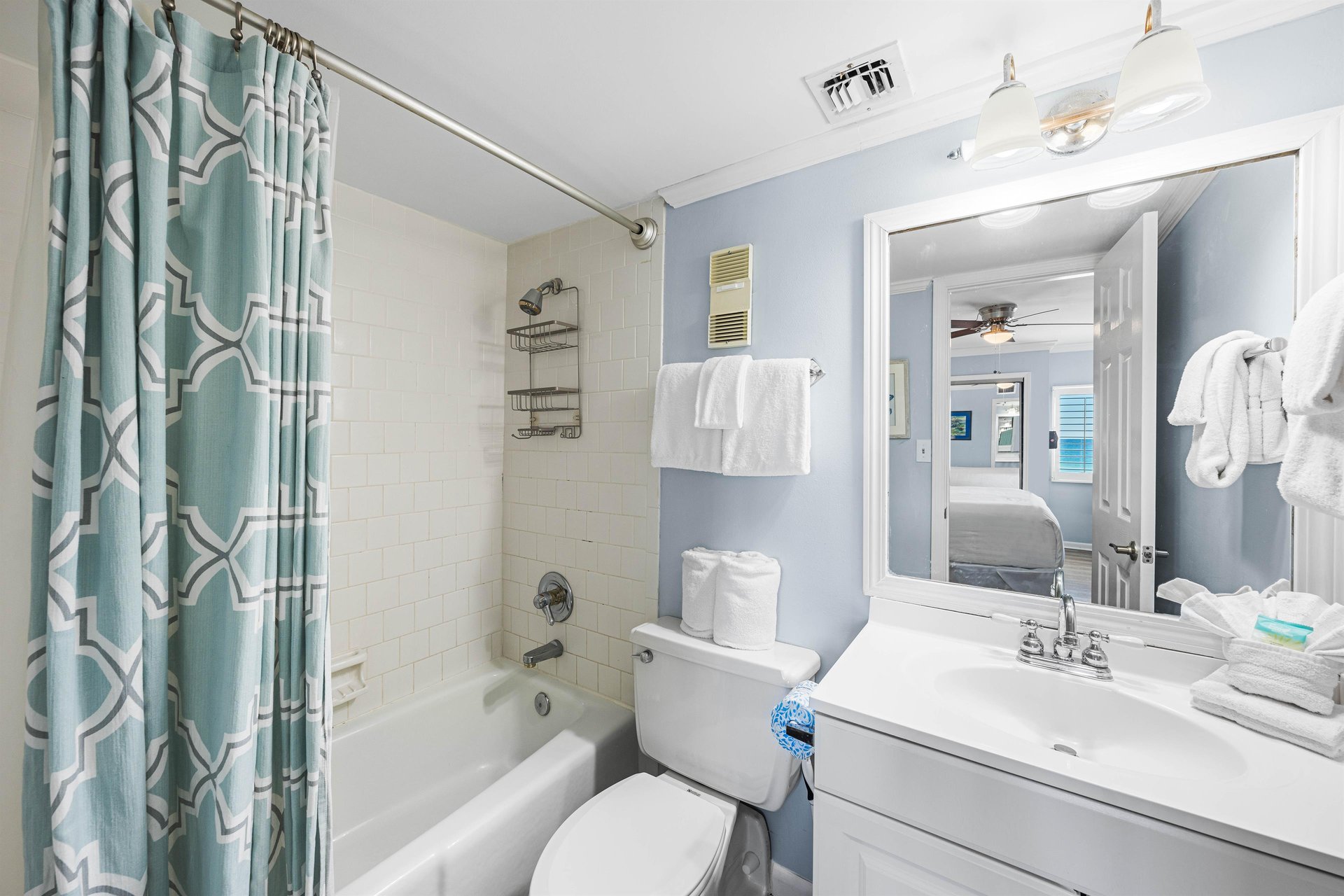 HSRC Master Bathroom With TubShower Combo