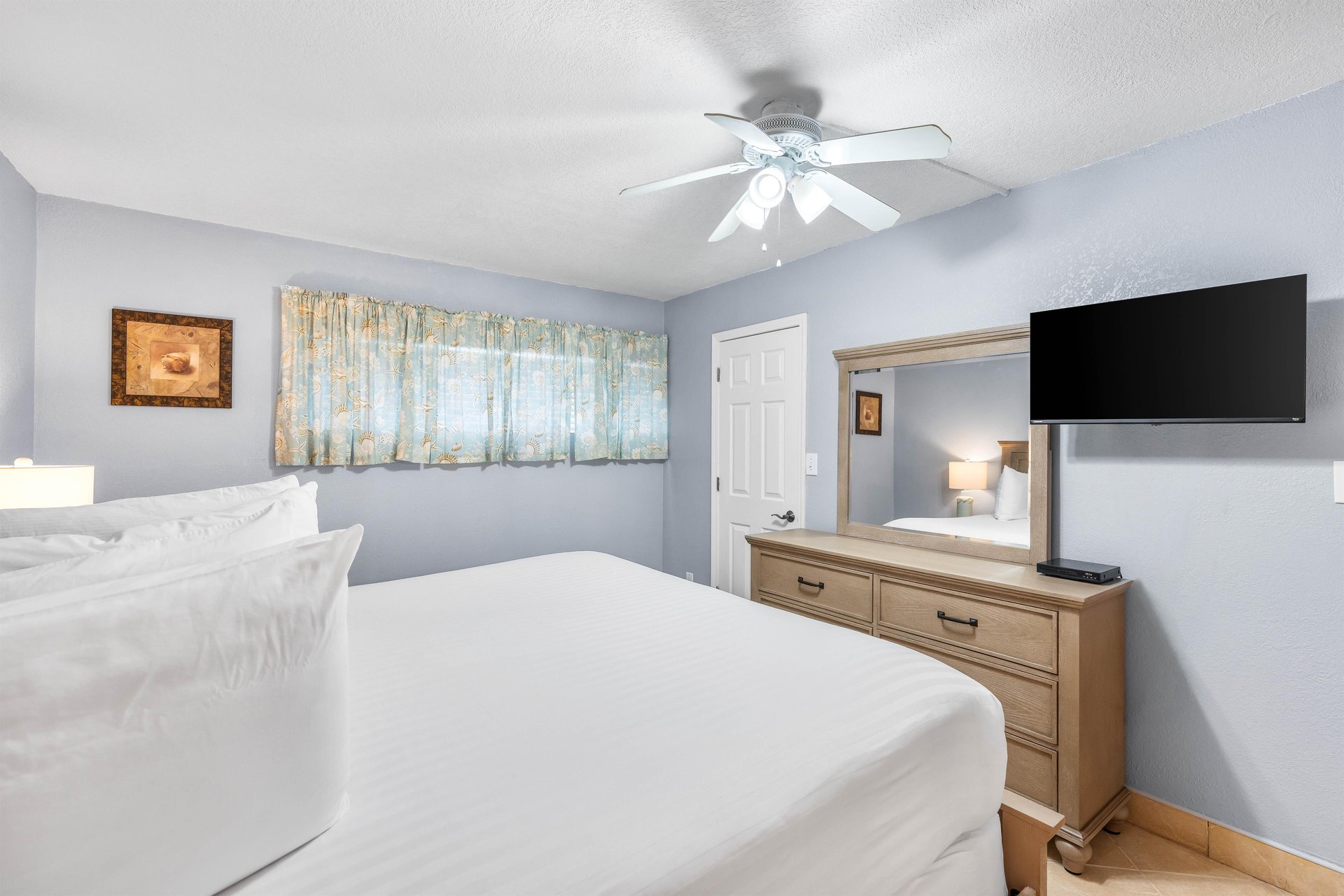 HSRC Bedroom With 28 TV