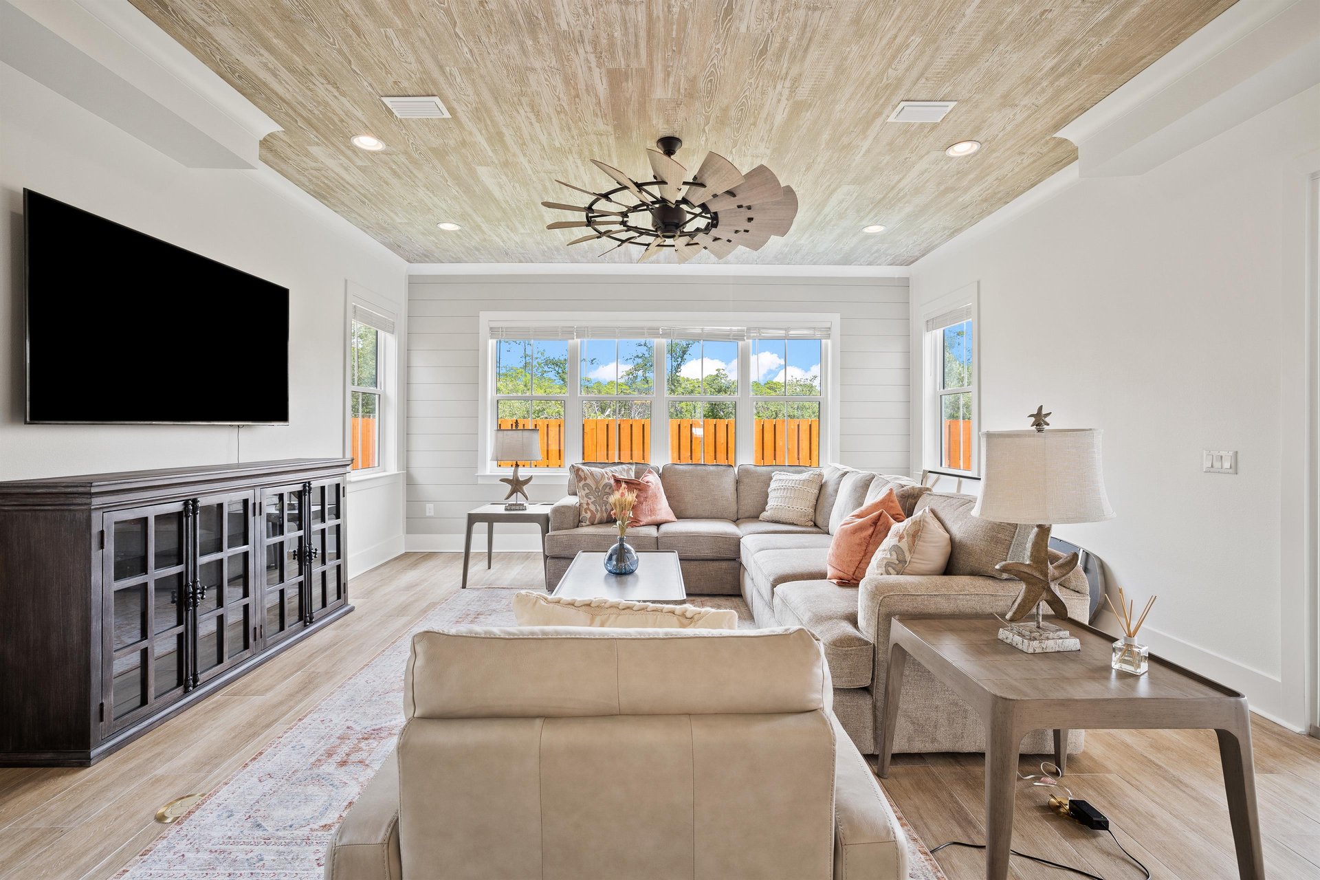 Carefree Oasis 12