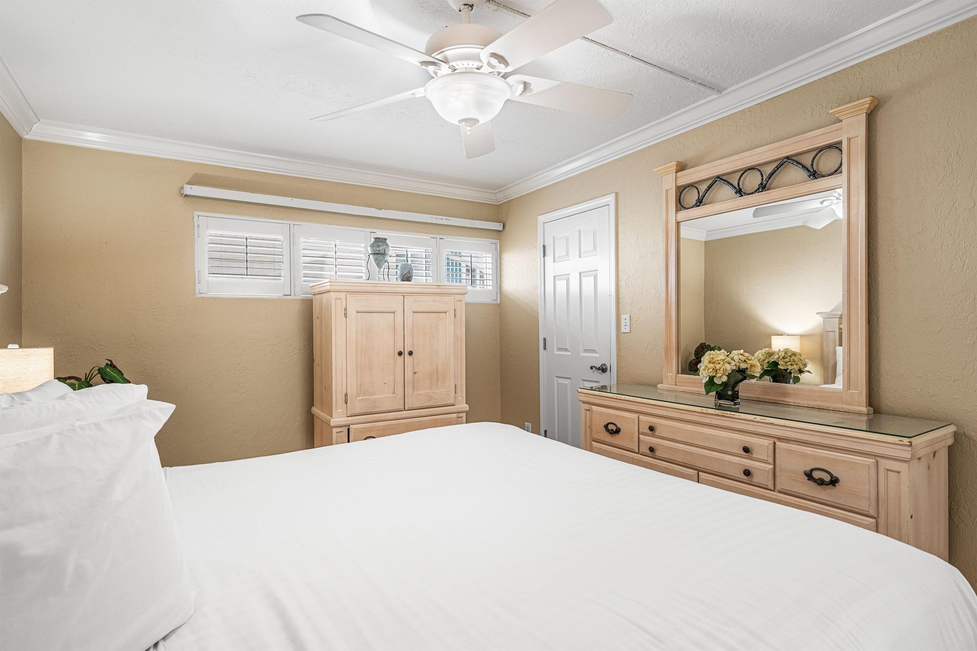HSRC Master Bedroom with King Size Bed