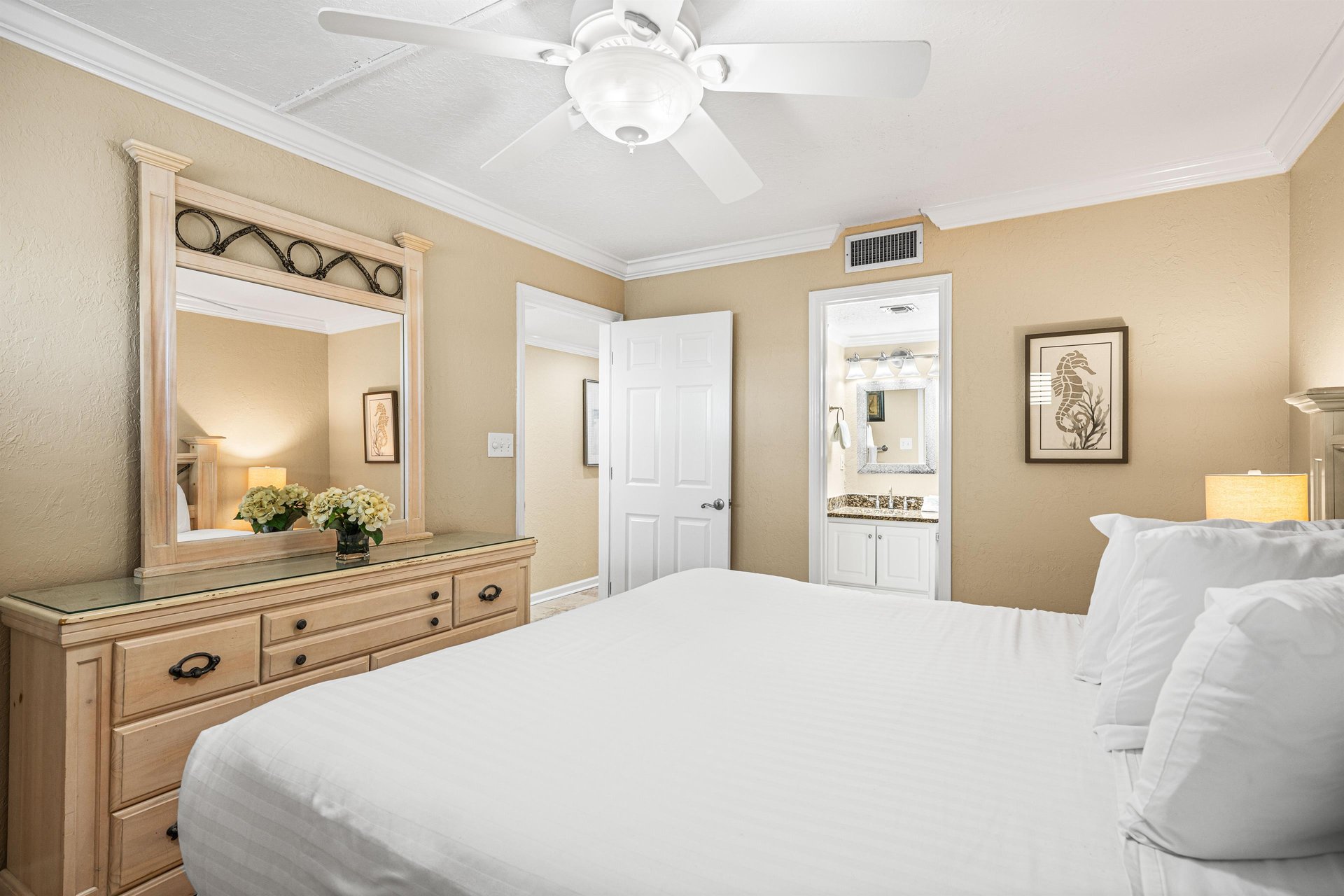 HSRC Master Bedroom with King Size Bed  EnSuite Bathroom