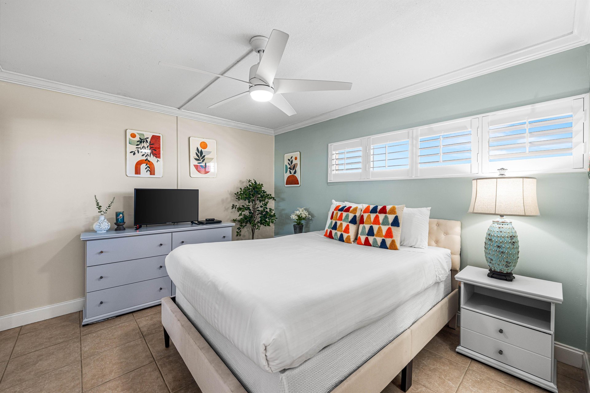 HSRC Guest Bedroom With 31 TV  Queen Size Bed