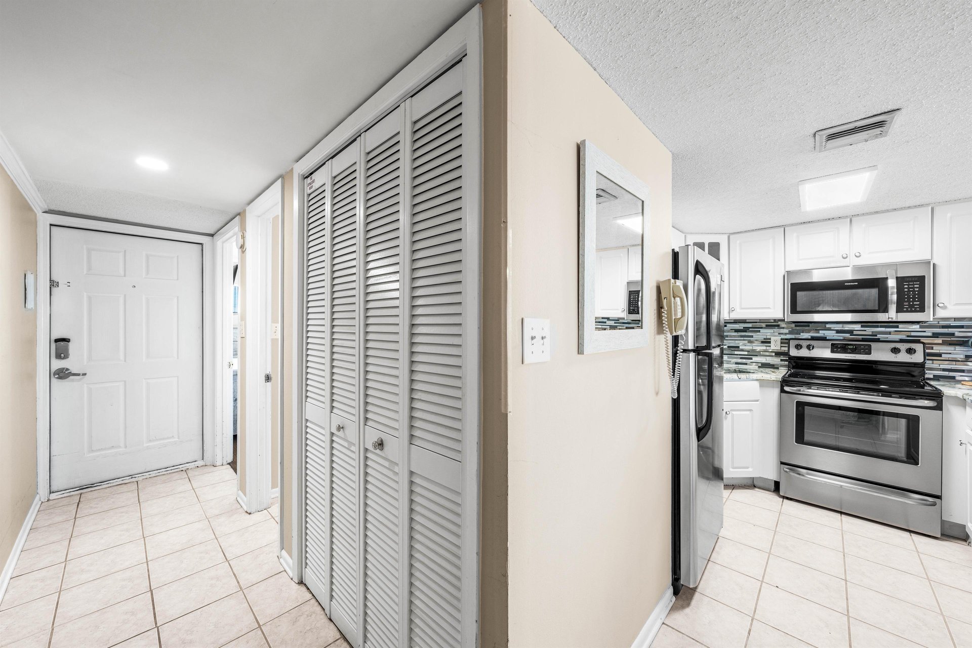 HSRC Entryway  Kitchen
